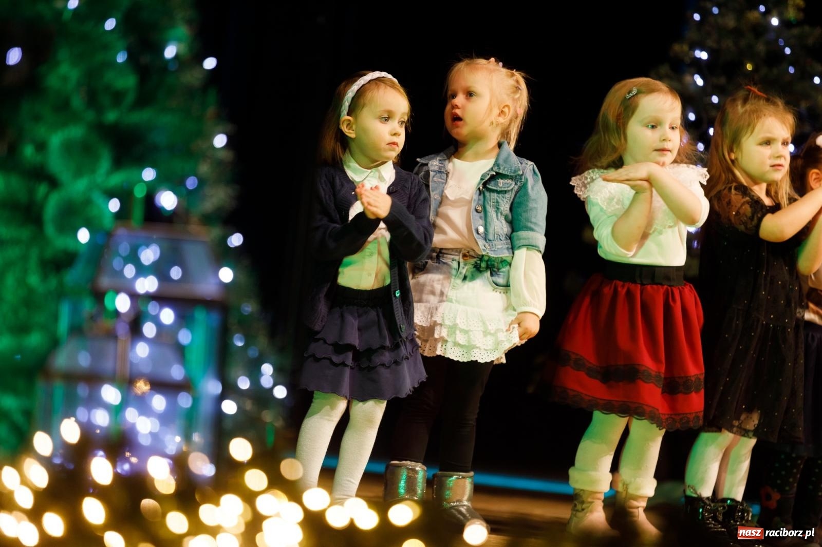 Zdjęcie w galerii na portalu naszraciborz.pl: Przegląd kolęd i piosenek świątecznych w RCK wiadomości z regionu