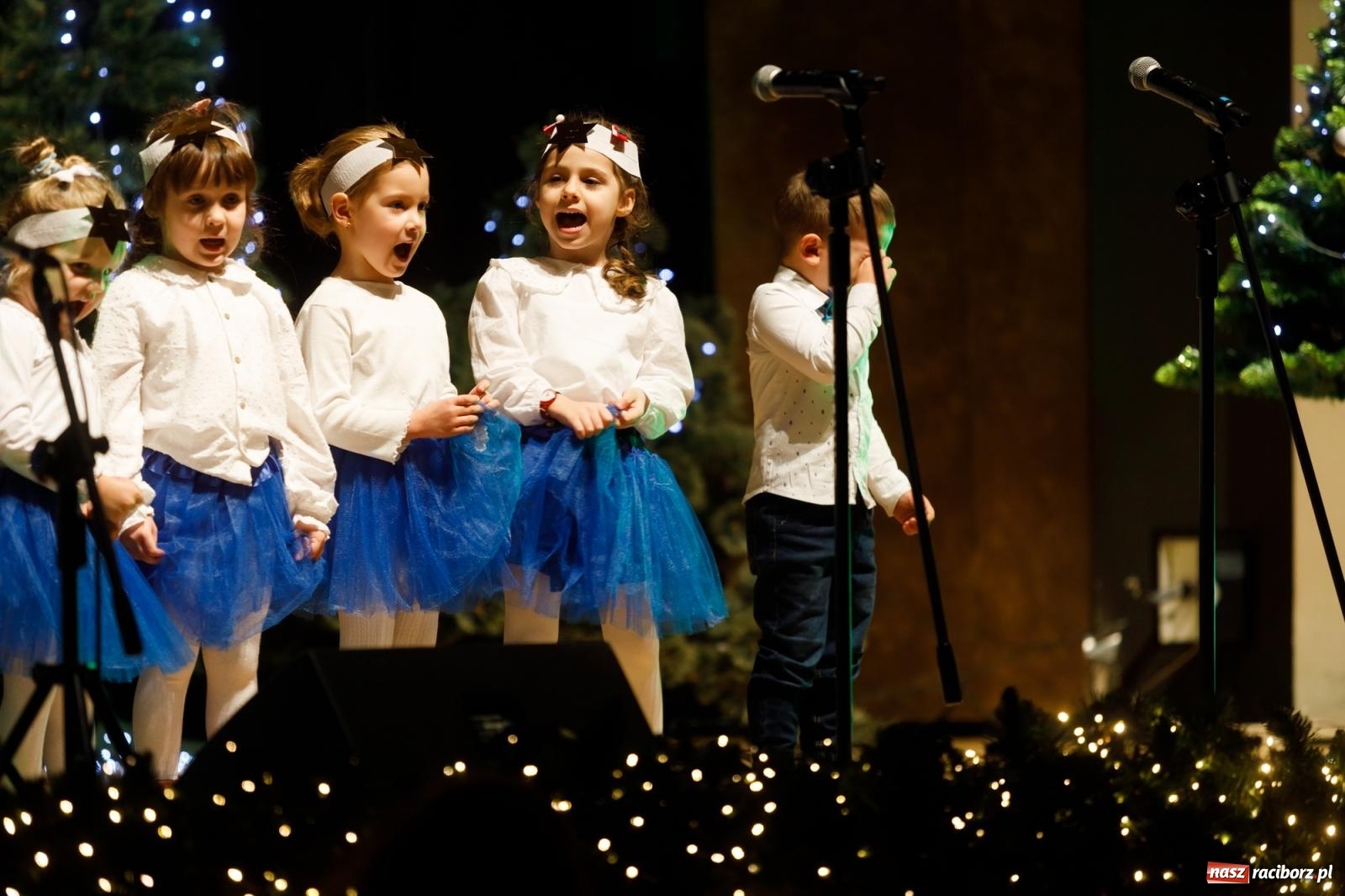 Zdjęcie w galerii na portalu naszraciborz.pl: Przegląd kolęd i piosenek świątecznych w RCK wiadomości z regionu
