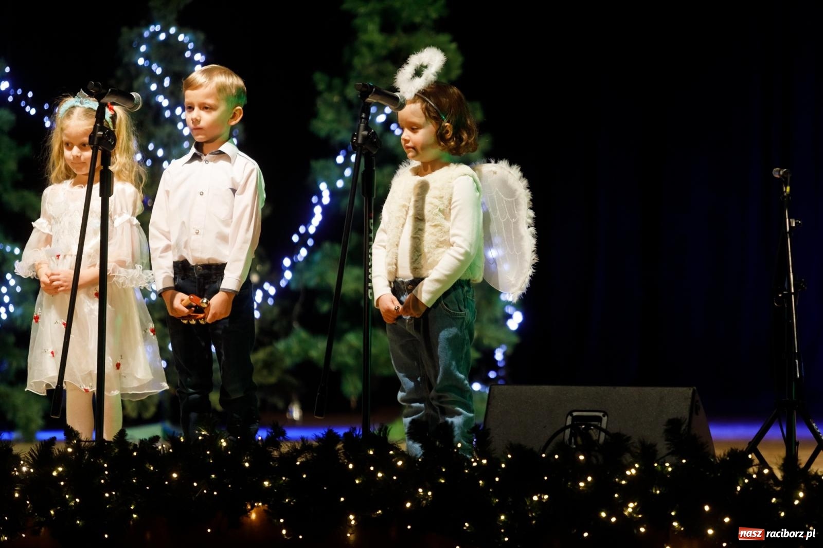 Zdjęcie w galerii na portalu naszraciborz.pl: Przegląd kolęd i piosenek świątecznych w RCK wiadomości z regionu