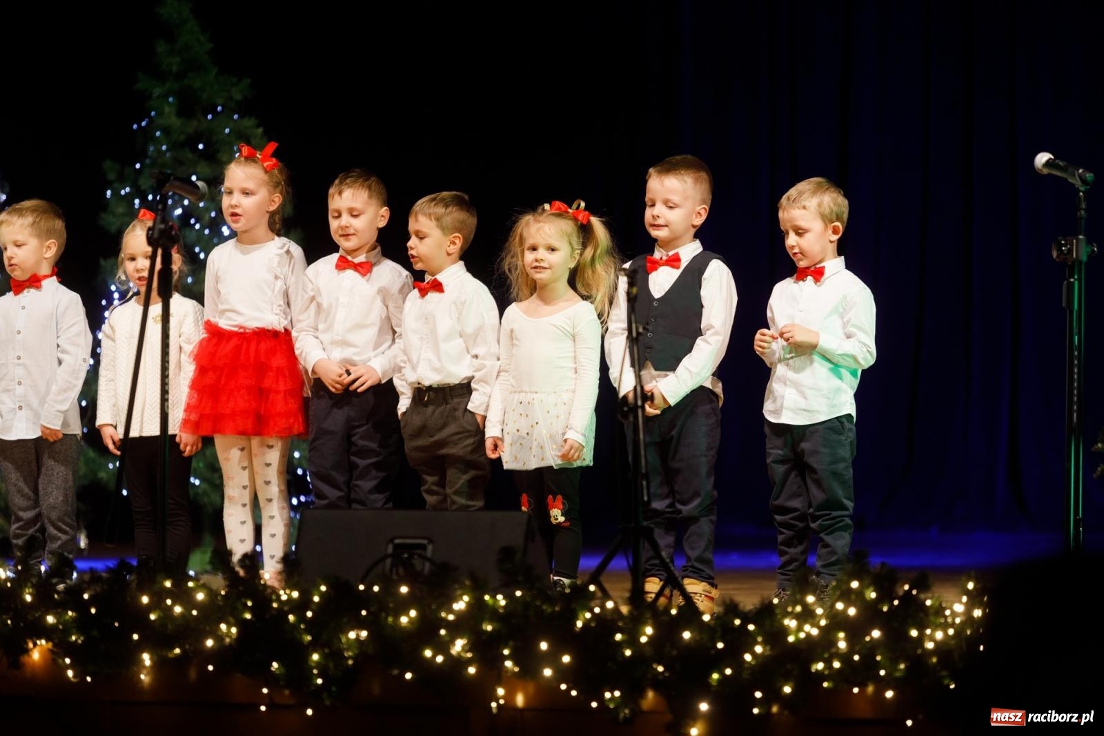 Zdjęcie w galerii na portalu naszraciborz.pl: Przegląd kolęd i piosenek świątecznych w RCK wiadomości z regionu