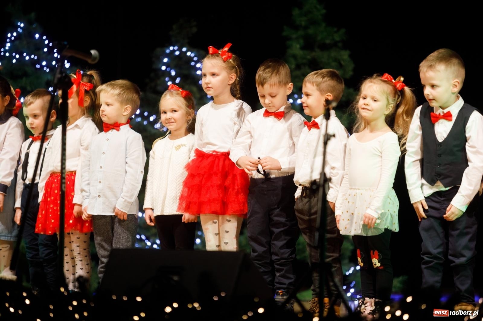 Zdjęcie w galerii na portalu naszraciborz.pl: Przegląd kolęd i piosenek świątecznych w RCK wiadomości z regionu