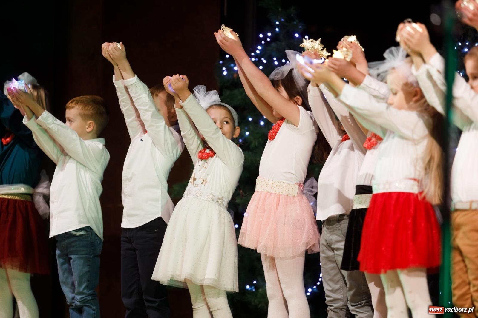 Zdjęcie w galerii na portalu naszraciborz.pl: Przegląd kolęd i piosenek świątecznych w RCK wiadomości z regionu