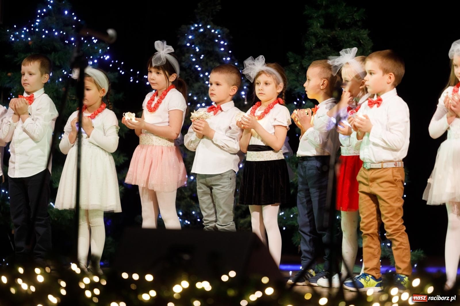 Zdjęcie w galerii na portalu naszraciborz.pl: Przegląd kolęd i piosenek świątecznych w RCK wiadomości z regionu