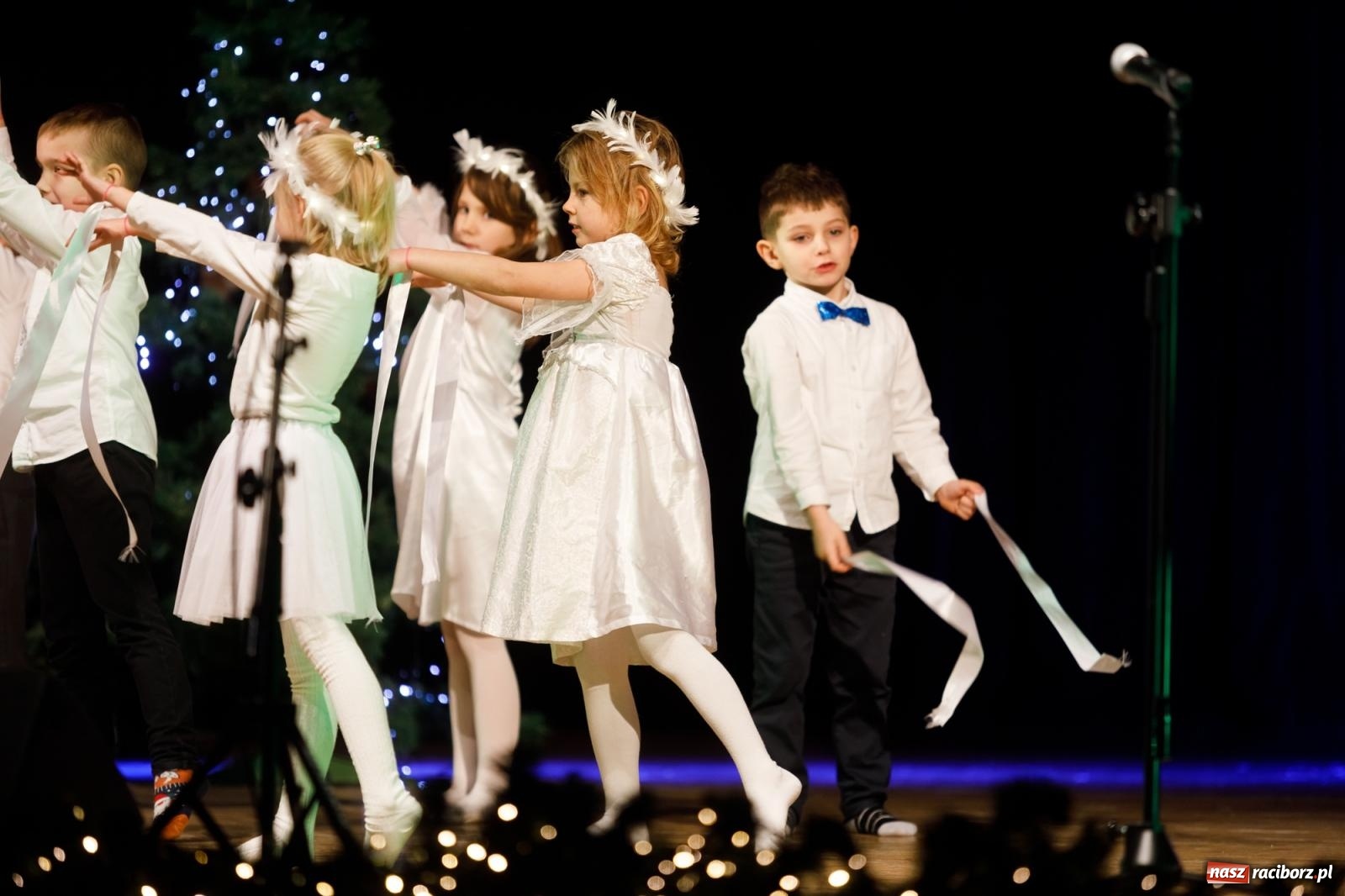 Zdjęcie w galerii na portalu naszraciborz.pl: Przegląd kolęd i piosenek świątecznych w RCK wiadomości z regionu