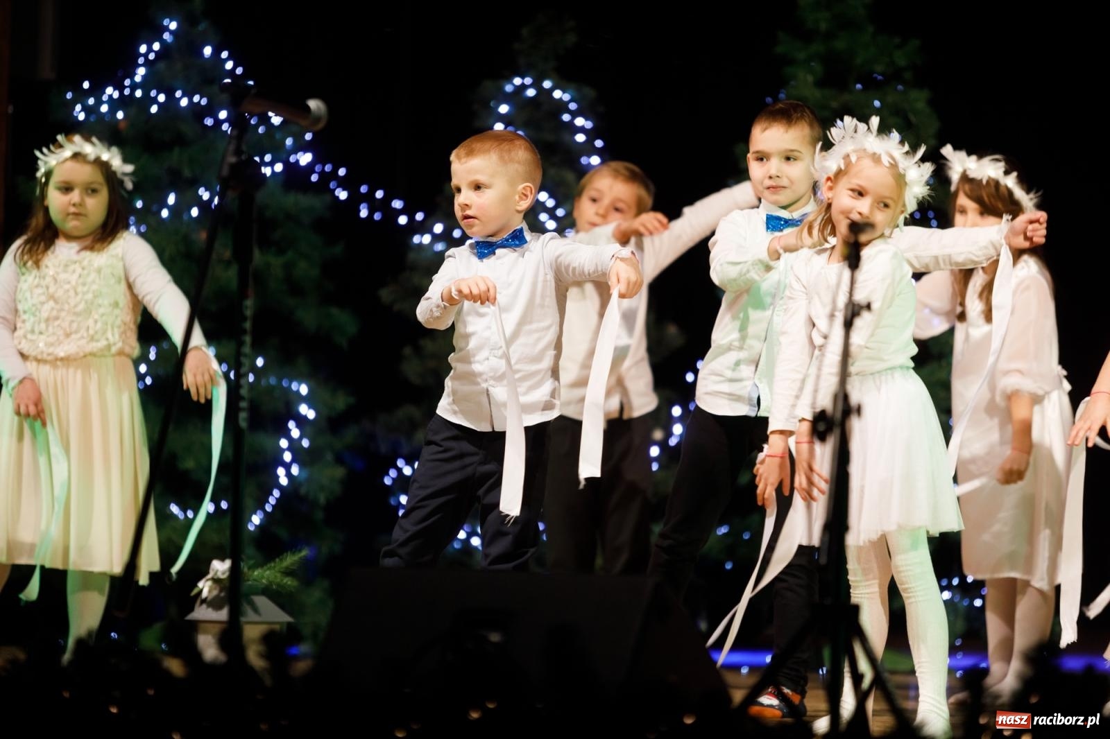 Zdjęcie w galerii na portalu naszraciborz.pl: Przegląd kolęd i piosenek świątecznych w RCK wiadomości z regionu