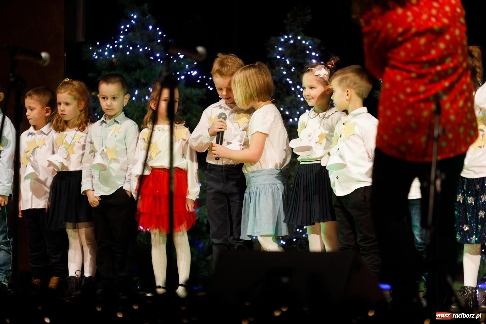 Zdjęcie w galerii na portalu naszraciborz.pl: Przegląd kolęd i piosenek świątecznych w RCK wiadomości z regionu