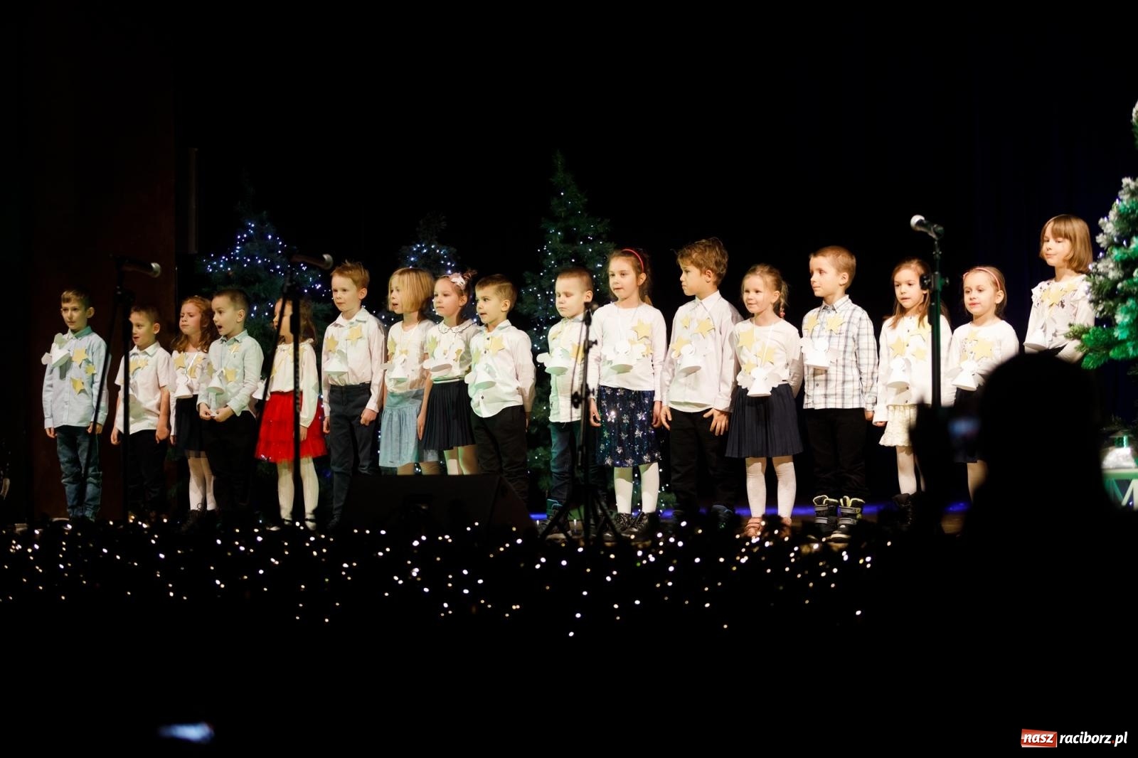 Zdjęcie w galerii na portalu naszraciborz.pl: Przegląd kolęd i piosenek świątecznych w RCK wiadomości z regionu
