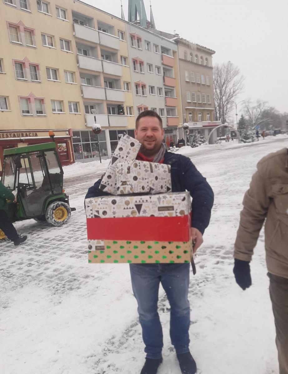 Zdjęcie w galerii na portalu naszraciborz.pl: Uwaga, potrzebujemy TWOJEJ pomocy! – Już niebawem rusza kolejna edycja akcji PODAJ PREZENT wiadomości z regionu