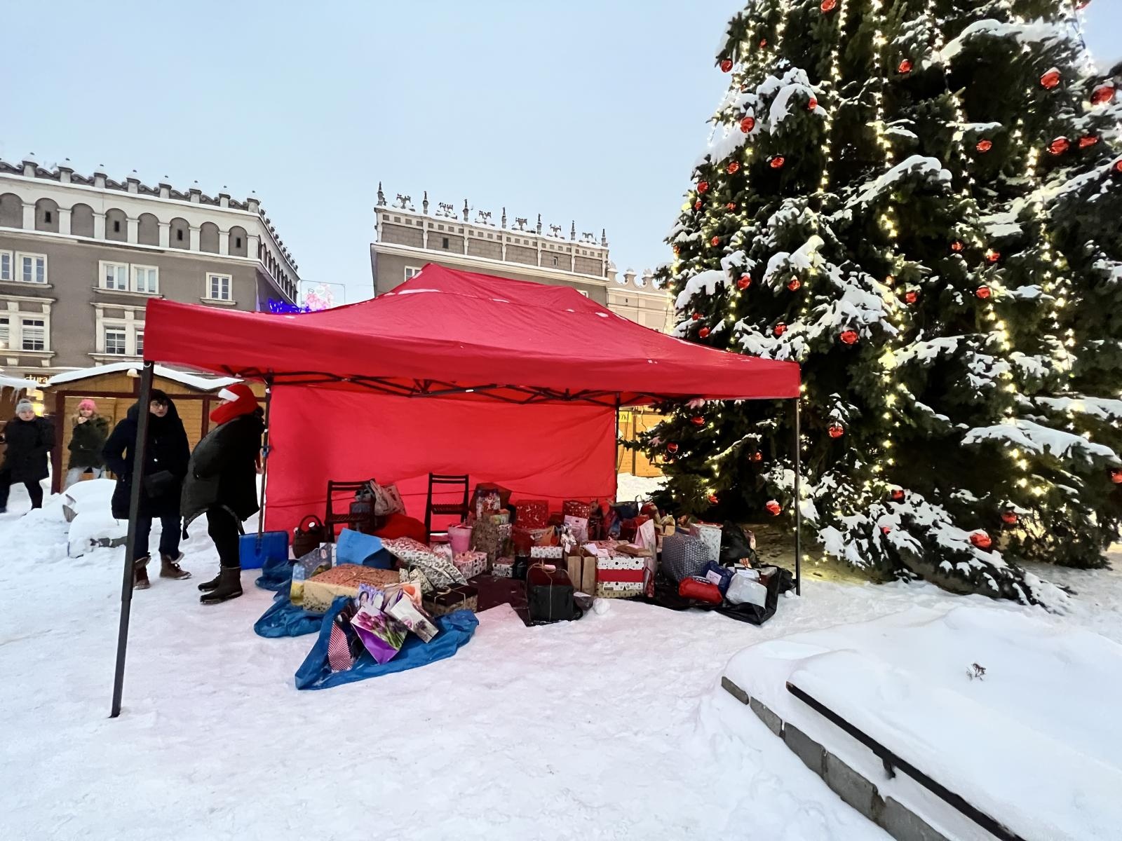 Zdjęcie w galerii na portalu naszraciborz.pl: Uwaga, potrzebujemy TWOJEJ pomocy! – Już niebawem rusza kolejna edycja akcji PODAJ PREZENT wiadomości z regionu
