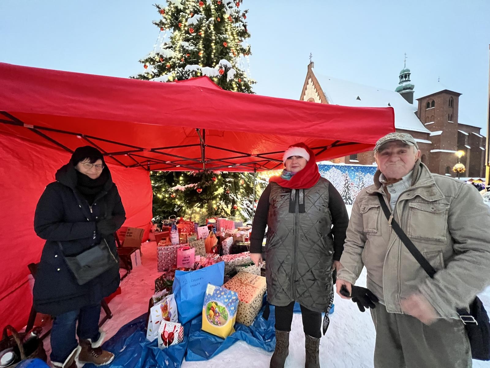 Zdjęcie w galerii na portalu naszraciborz.pl: Uwaga, potrzebujemy TWOJEJ pomocy! – Już niebawem rusza kolejna edycja akcji PODAJ PREZENT wiadomości z regionu