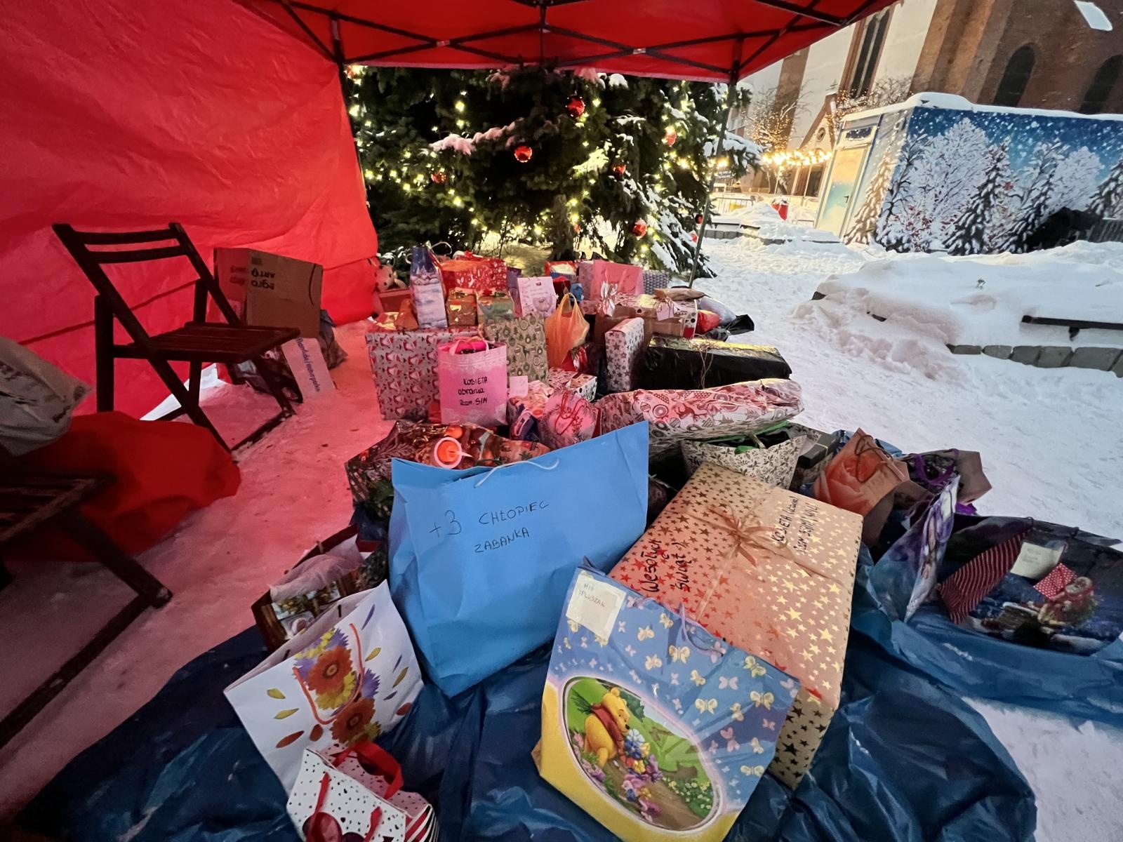 Zdjęcie w galerii na portalu naszraciborz.pl: Uwaga, potrzebujemy TWOJEJ pomocy! – Już niebawem rusza kolejna edycja akcji PODAJ PREZENT wiadomości z regionu