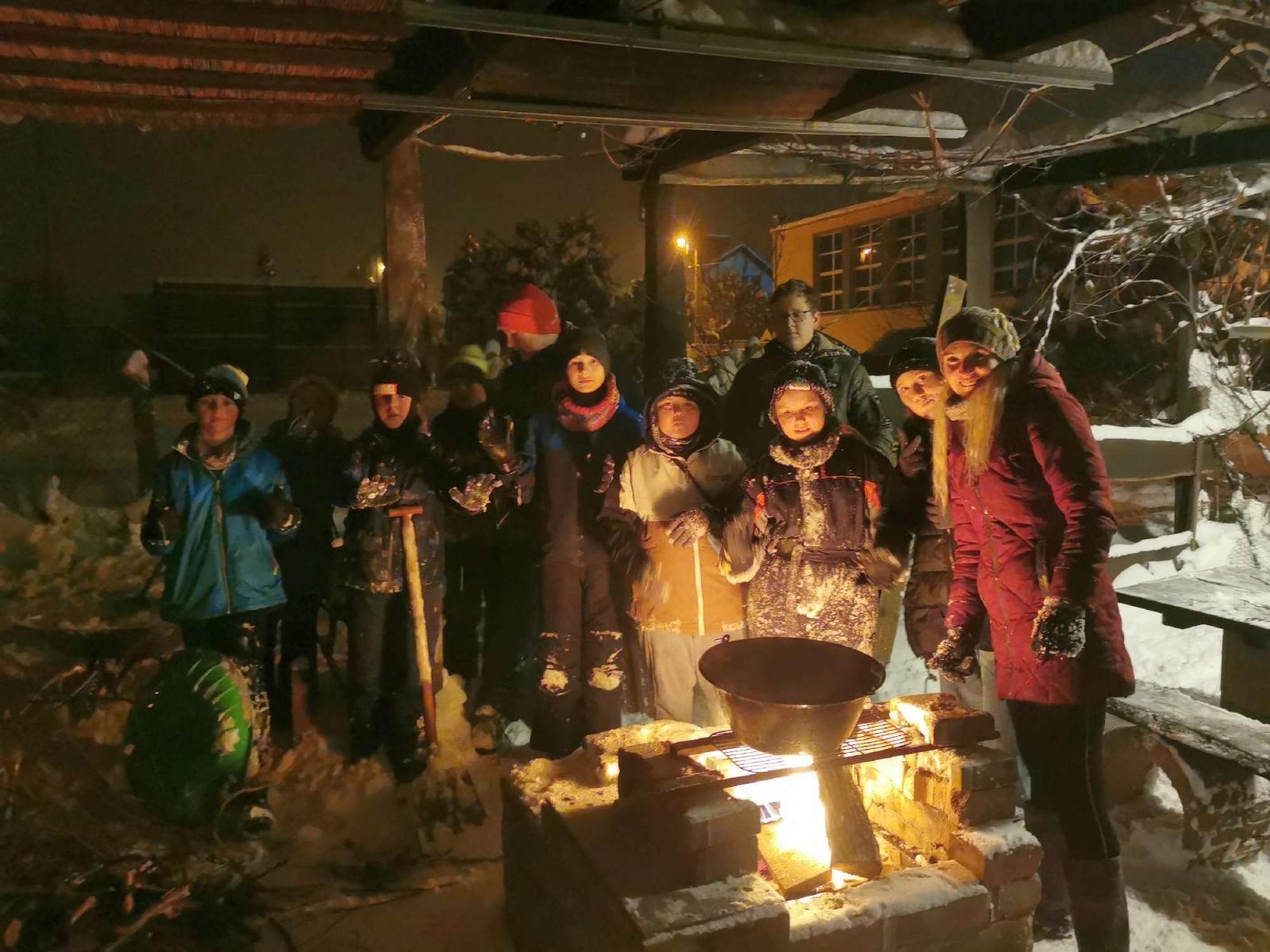 Zdjęcie w galerii na portalu naszraciborz.pl: W Tworkowie stanął bałwan gigant wiadomości z regionu