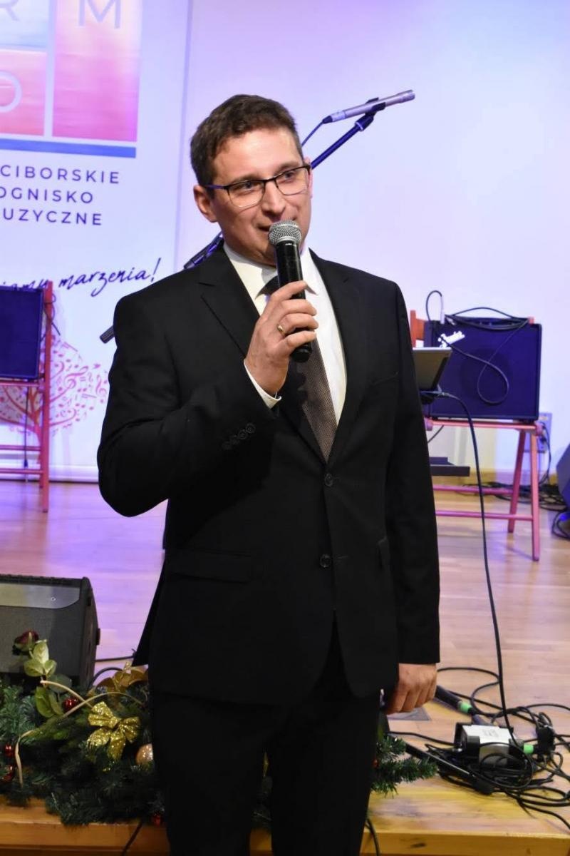 Zdjęcie w galerii na portalu naszraciborz.pl: Świąteczne rytmy zabrzmiały na zamku wiadomości z regionu
