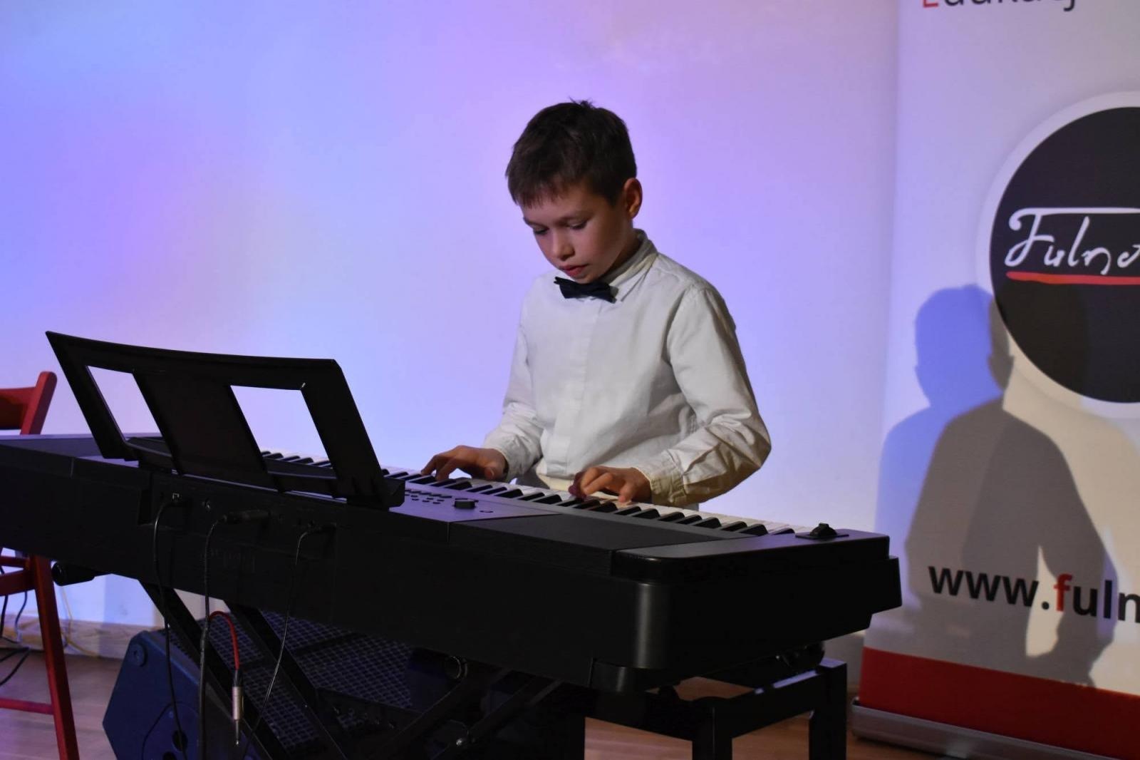 Zdjęcie w galerii na portalu naszraciborz.pl: Świąteczne rytmy zabrzmiały na zamku wiadomości z regionu