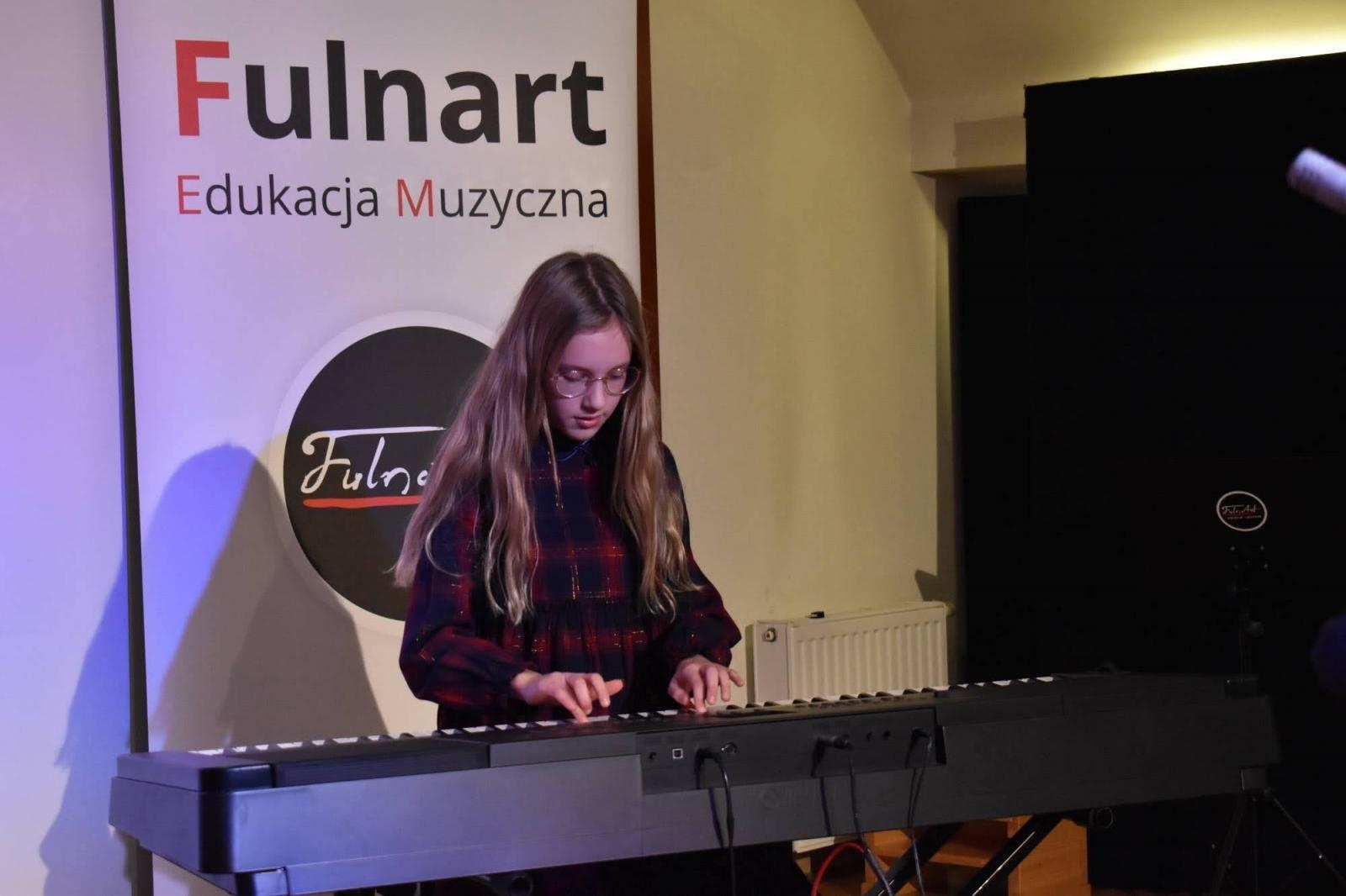 Zdjęcie w galerii na portalu naszraciborz.pl: Świąteczne rytmy zabrzmiały na zamku wiadomości z regionu