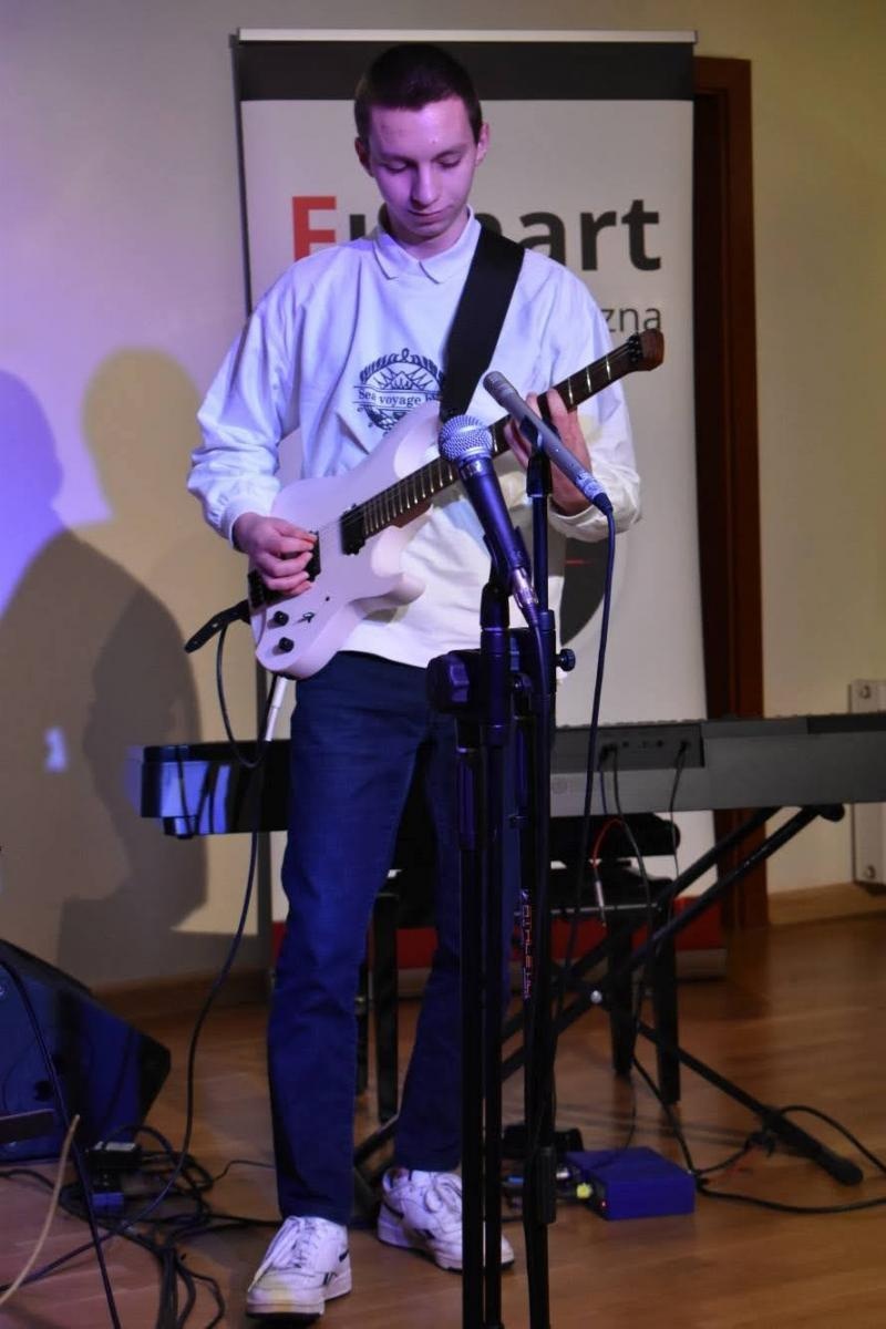 Zdjęcie w galerii na portalu naszraciborz.pl: Świąteczne rytmy zabrzmiały na zamku wiadomości z regionu