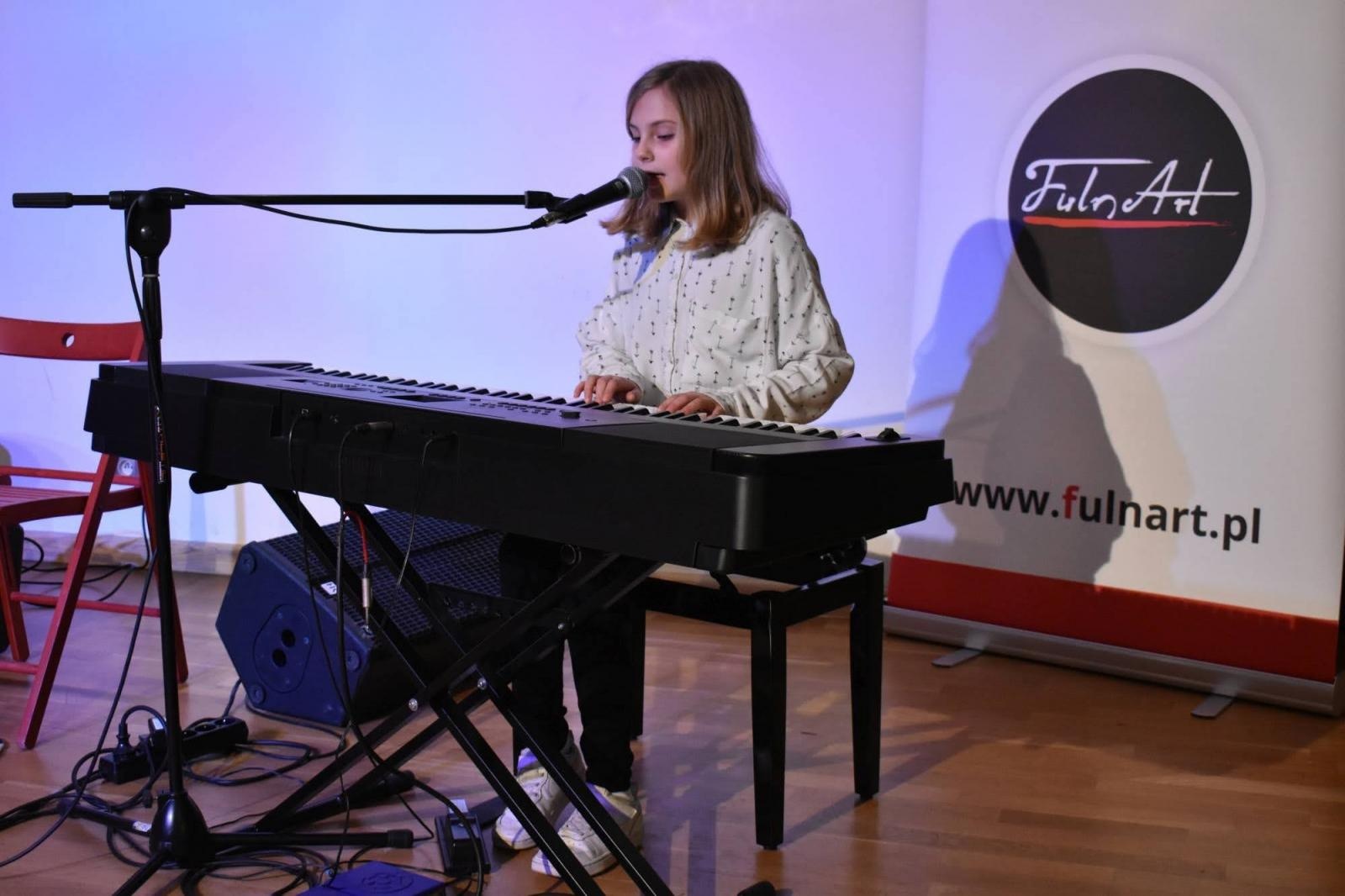 Zdjęcie w galerii na portalu naszraciborz.pl: Świąteczne rytmy zabrzmiały na zamku wiadomości z regionu