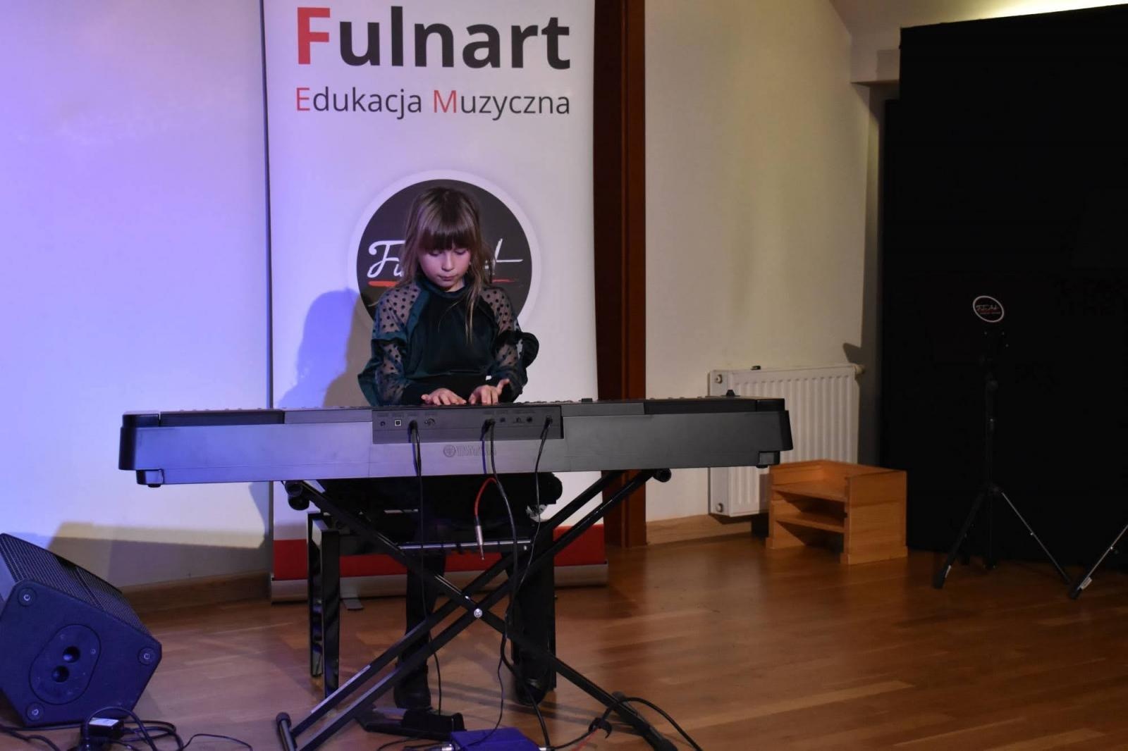 Zdjęcie w galerii na portalu naszraciborz.pl: Świąteczne rytmy zabrzmiały na zamku wiadomości z regionu