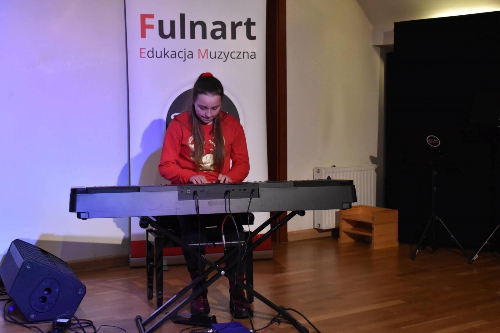 Zdjęcie w galerii na portalu naszraciborz.pl: Świąteczne rytmy zabrzmiały na zamku wiadomości z regionu