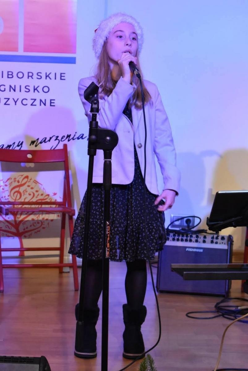 Zdjęcie w galerii na portalu naszraciborz.pl: Świąteczne rytmy zabrzmiały na zamku wiadomości z regionu