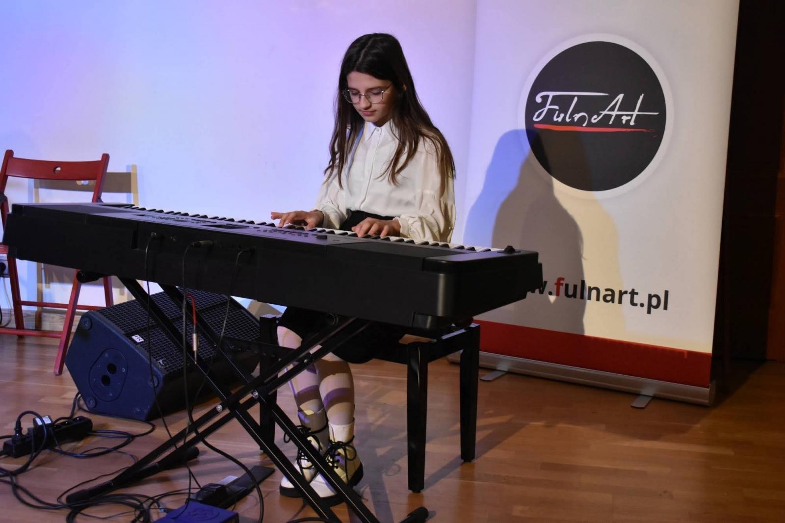 Zdjęcie w galerii na portalu naszraciborz.pl: Świąteczne rytmy zabrzmiały na zamku wiadomości z regionu