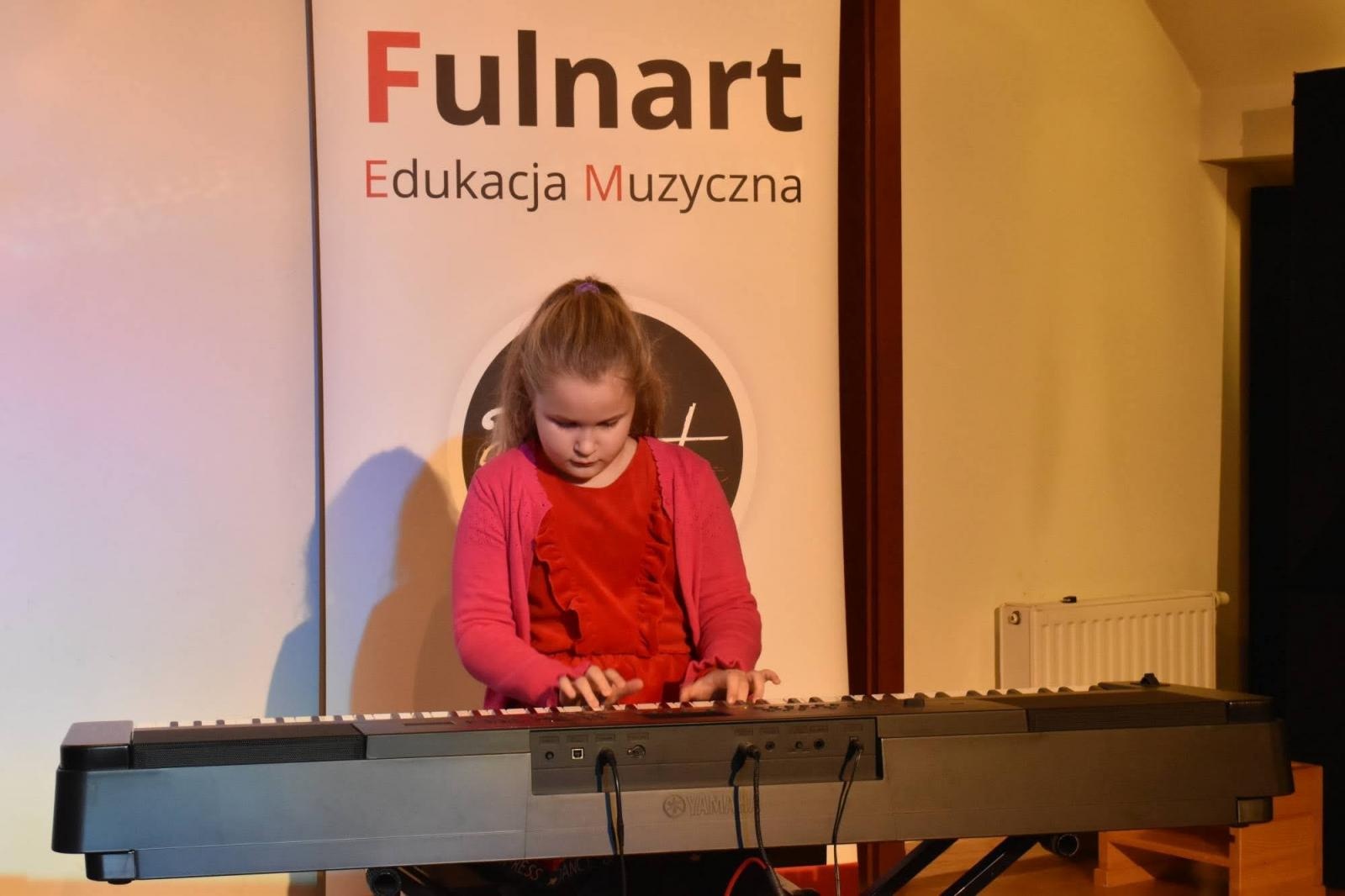 Zdjęcie w galerii na portalu naszraciborz.pl: Świąteczne rytmy zabrzmiały na zamku wiadomości z regionu