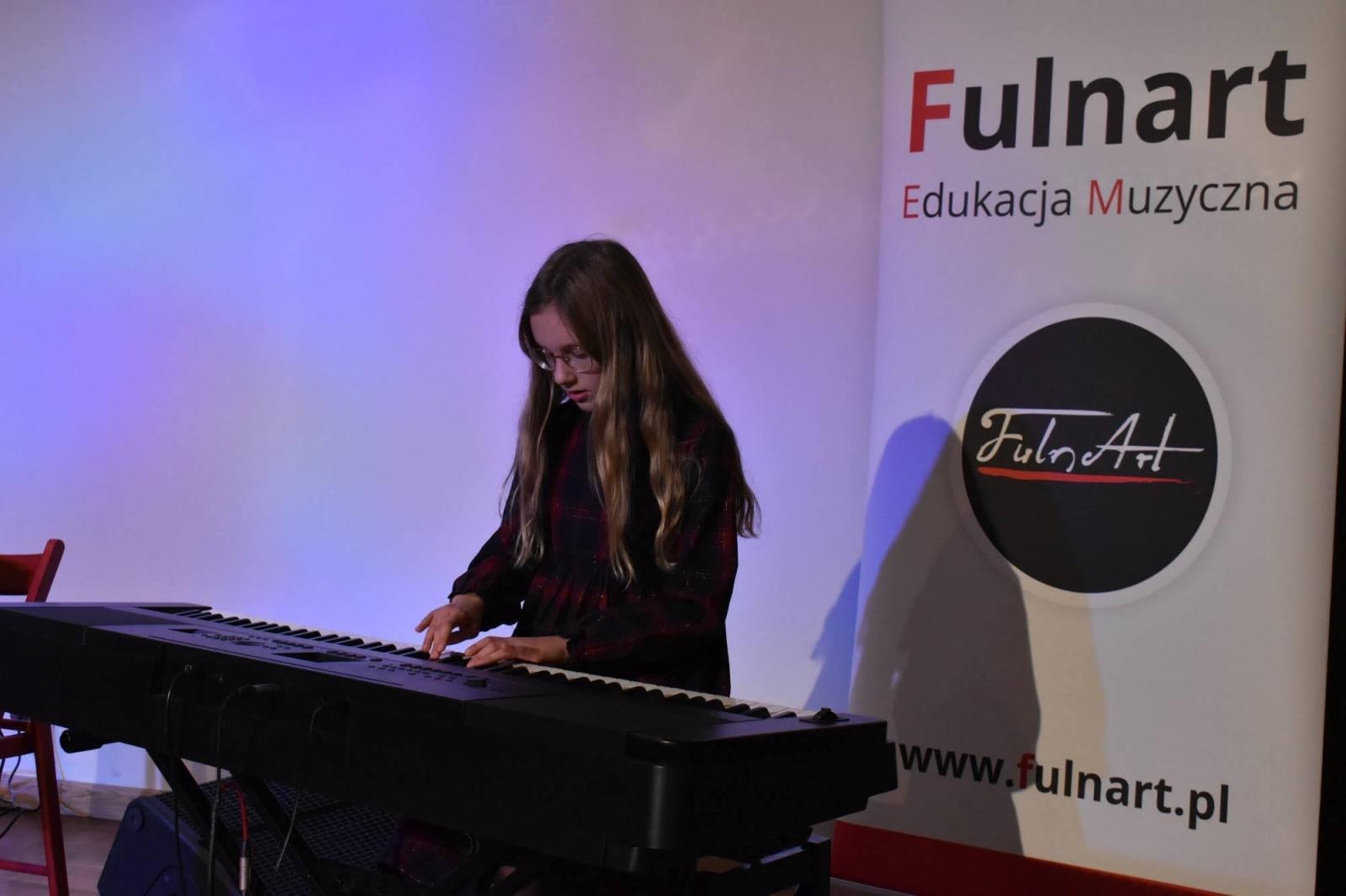 Zdjęcie w galerii na portalu naszraciborz.pl: Świąteczne rytmy zabrzmiały na zamku wiadomości z regionu