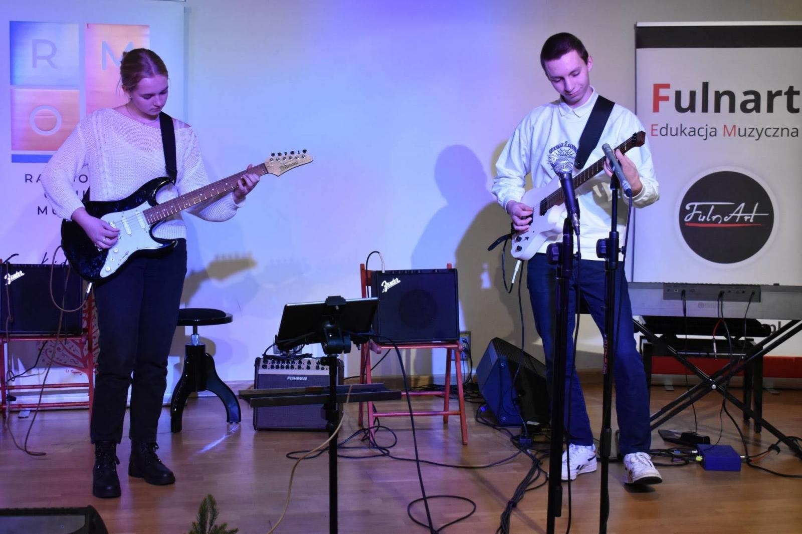 Zdjęcie w galerii na portalu naszraciborz.pl: Świąteczne rytmy zabrzmiały na zamku wiadomości z regionu