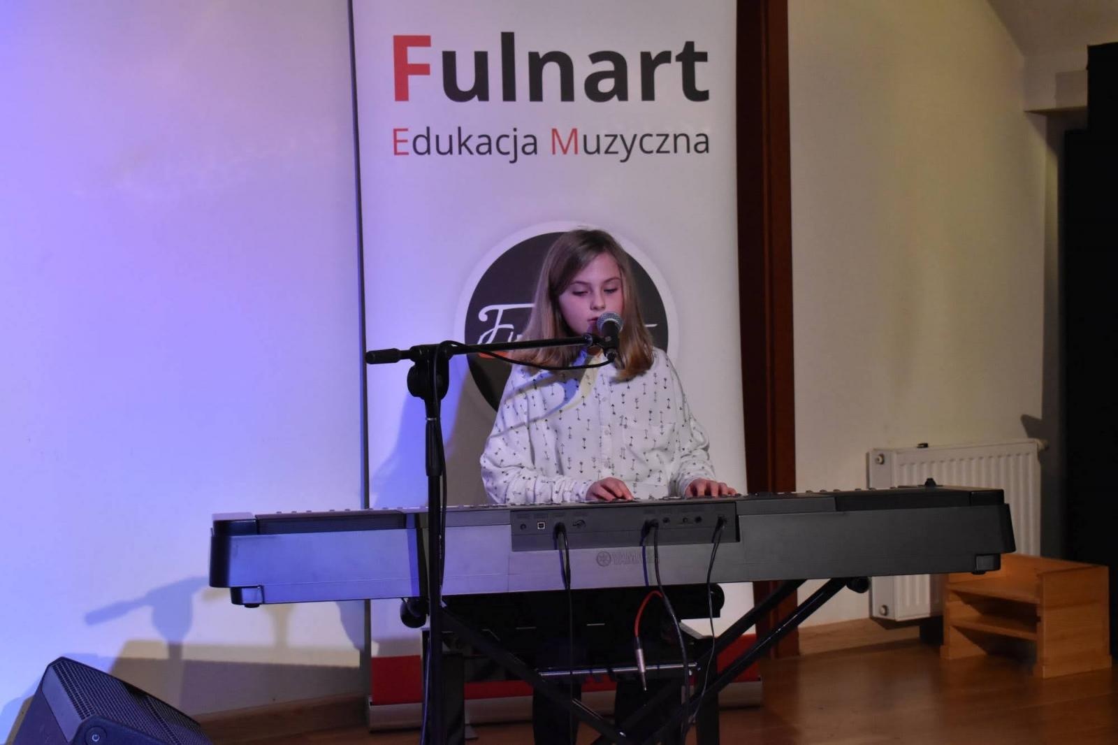 Zdjęcie w galerii na portalu naszraciborz.pl: Świąteczne rytmy zabrzmiały na zamku wiadomości z regionu