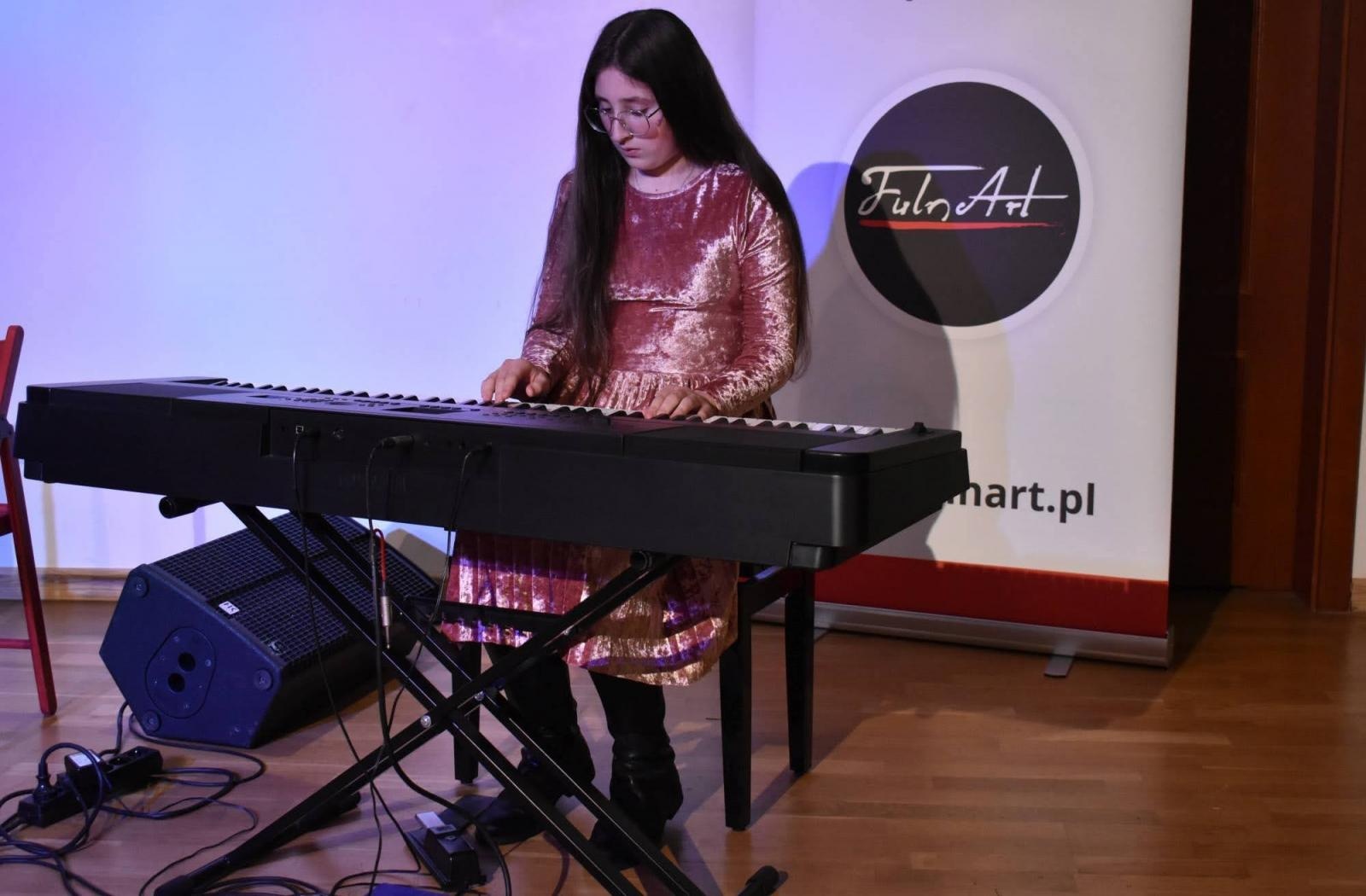 Zdjęcie w galerii na portalu naszraciborz.pl: Świąteczne rytmy zabrzmiały na zamku wiadomości z regionu