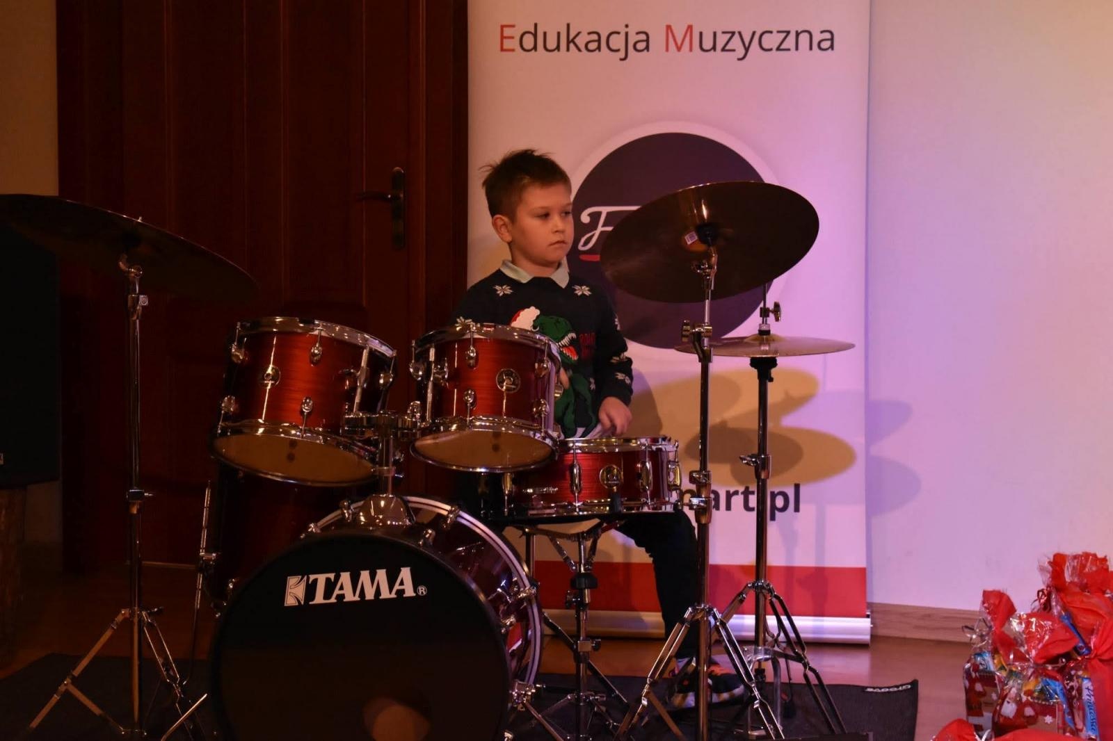 Zdjęcie w galerii na portalu naszraciborz.pl: Świąteczne rytmy zabrzmiały na zamku wiadomości z regionu