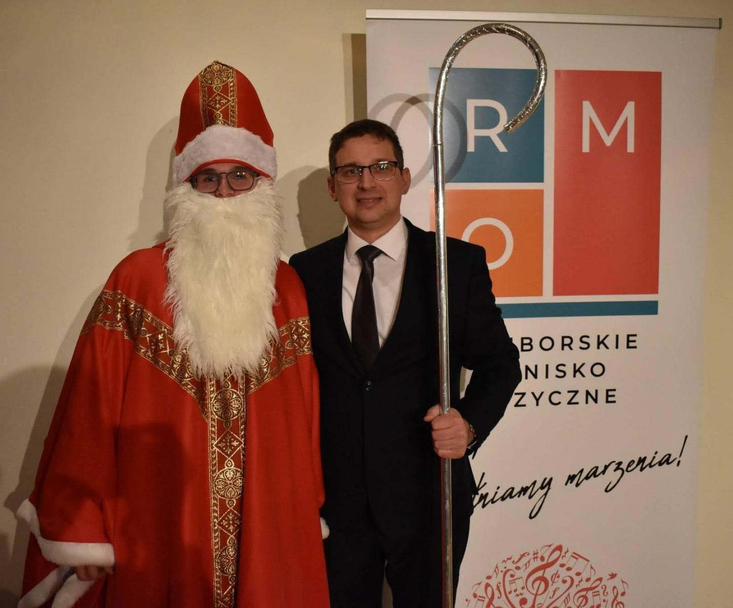 Zdjęcie w galerii na portalu naszraciborz.pl: Świąteczne rytmy zabrzmiały na zamku wiadomości z regionu