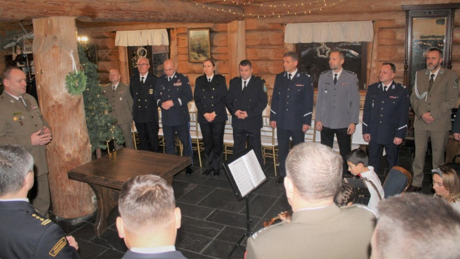 Zdjęcie w galerii na portalu naszraciborz.pl: Świąteczne spotkania opłatkowe u śląskich pograniczników wiadomości z regionu