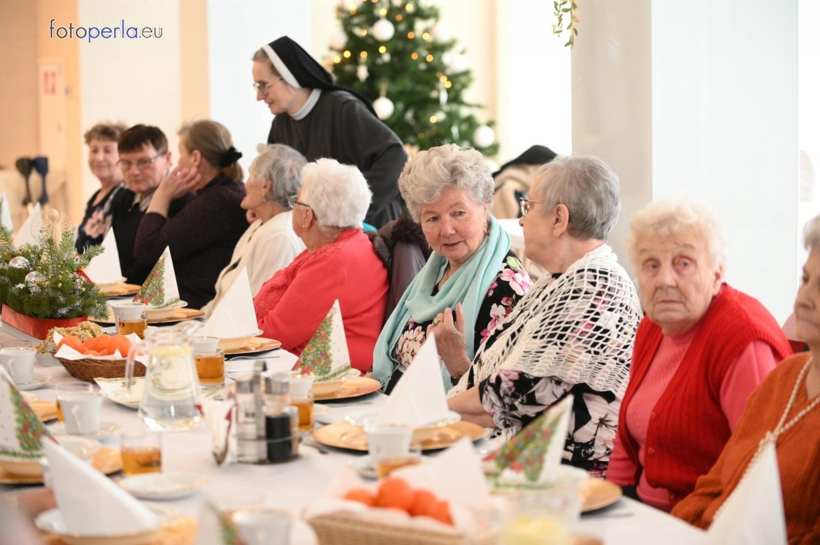 Zdjęcie w galerii na portalu naszraciborz.pl: Wigilia w Perle. Jan Basista od lat dba o samotnych z gminy Krzanowice wiadomości z regionu
