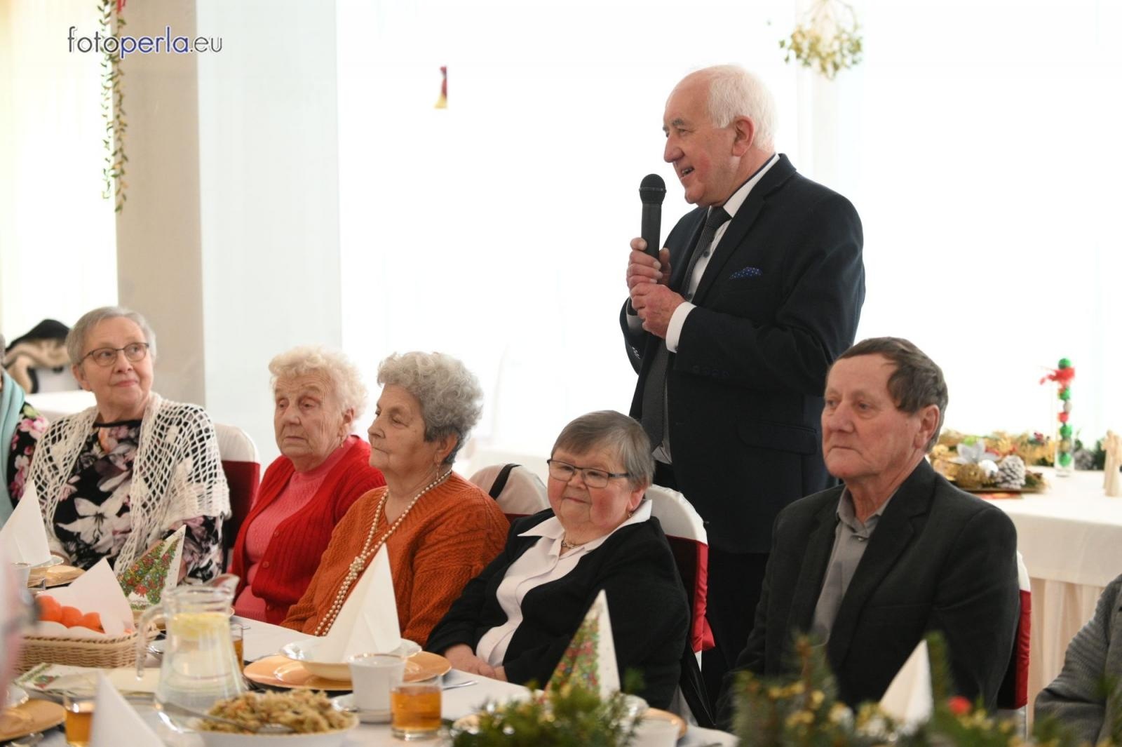 Zdjęcie w galerii na portalu naszraciborz.pl: Wigilia w Perle. Jan Basista od lat dba o samotnych z gminy Krzanowice wiadomości z regionu