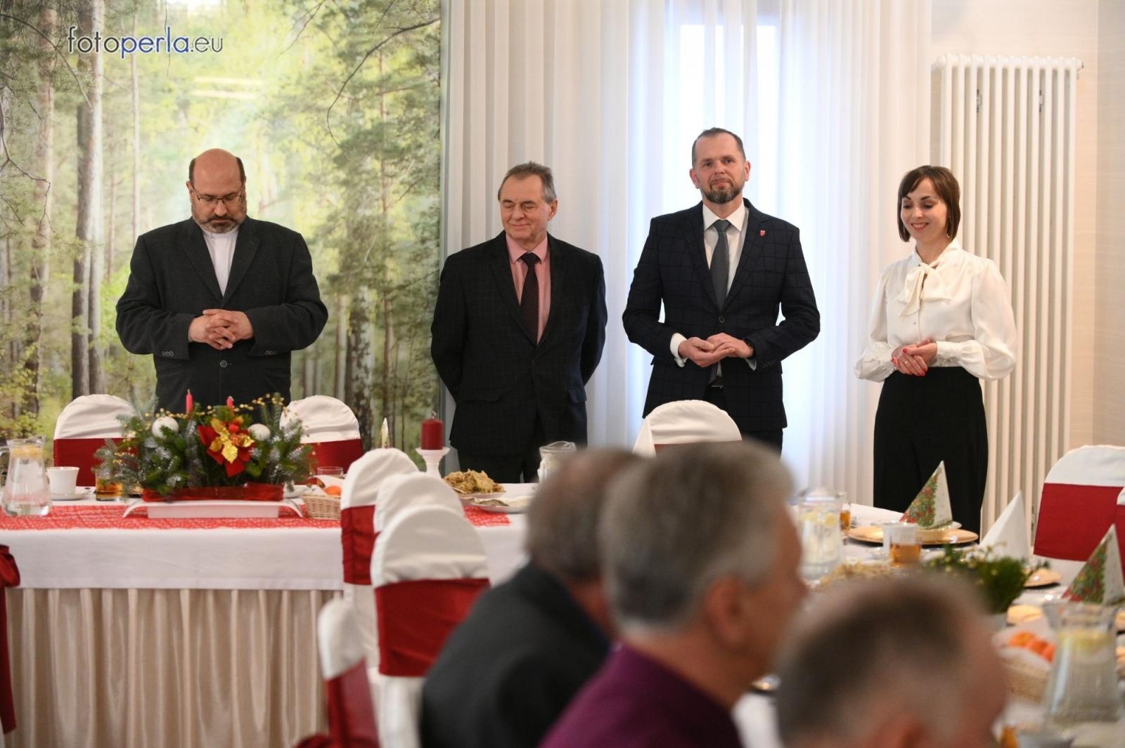 Zdjęcie w galerii na portalu naszraciborz.pl: Wigilia w Perle. Jan Basista od lat dba o samotnych z gminy Krzanowice wiadomości z regionu