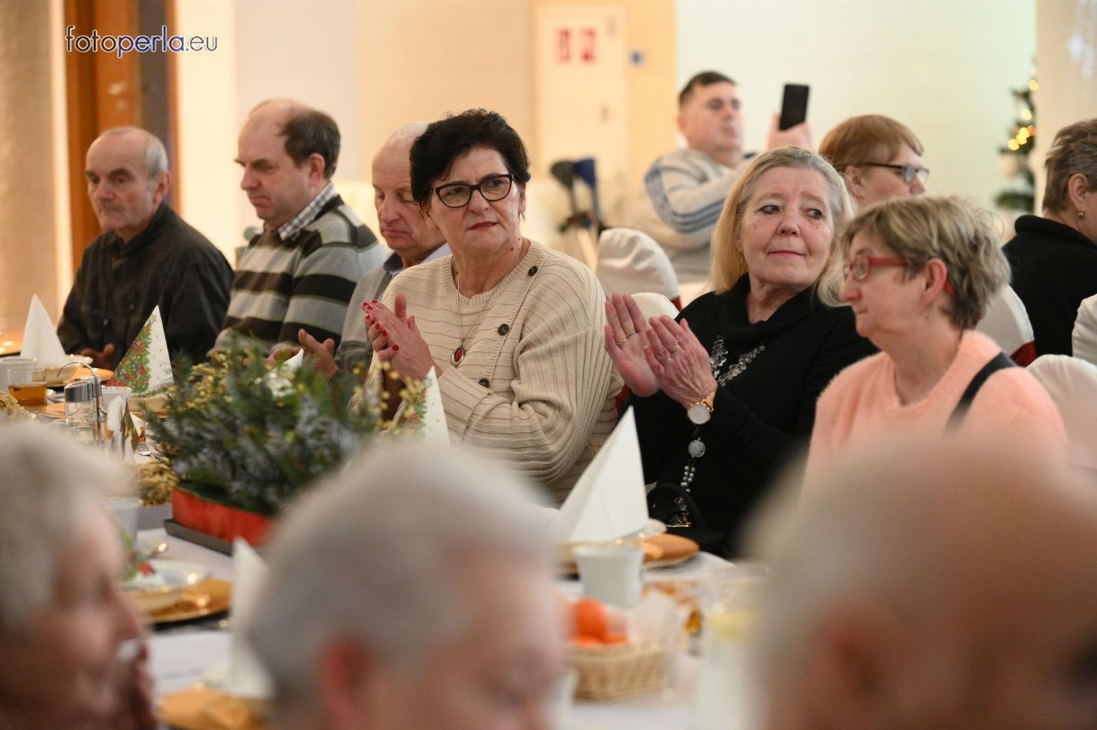 Zdjęcie w galerii na portalu naszraciborz.pl: Wigilia w Perle. Jan Basista od lat dba o samotnych z gminy Krzanowice wiadomości z regionu