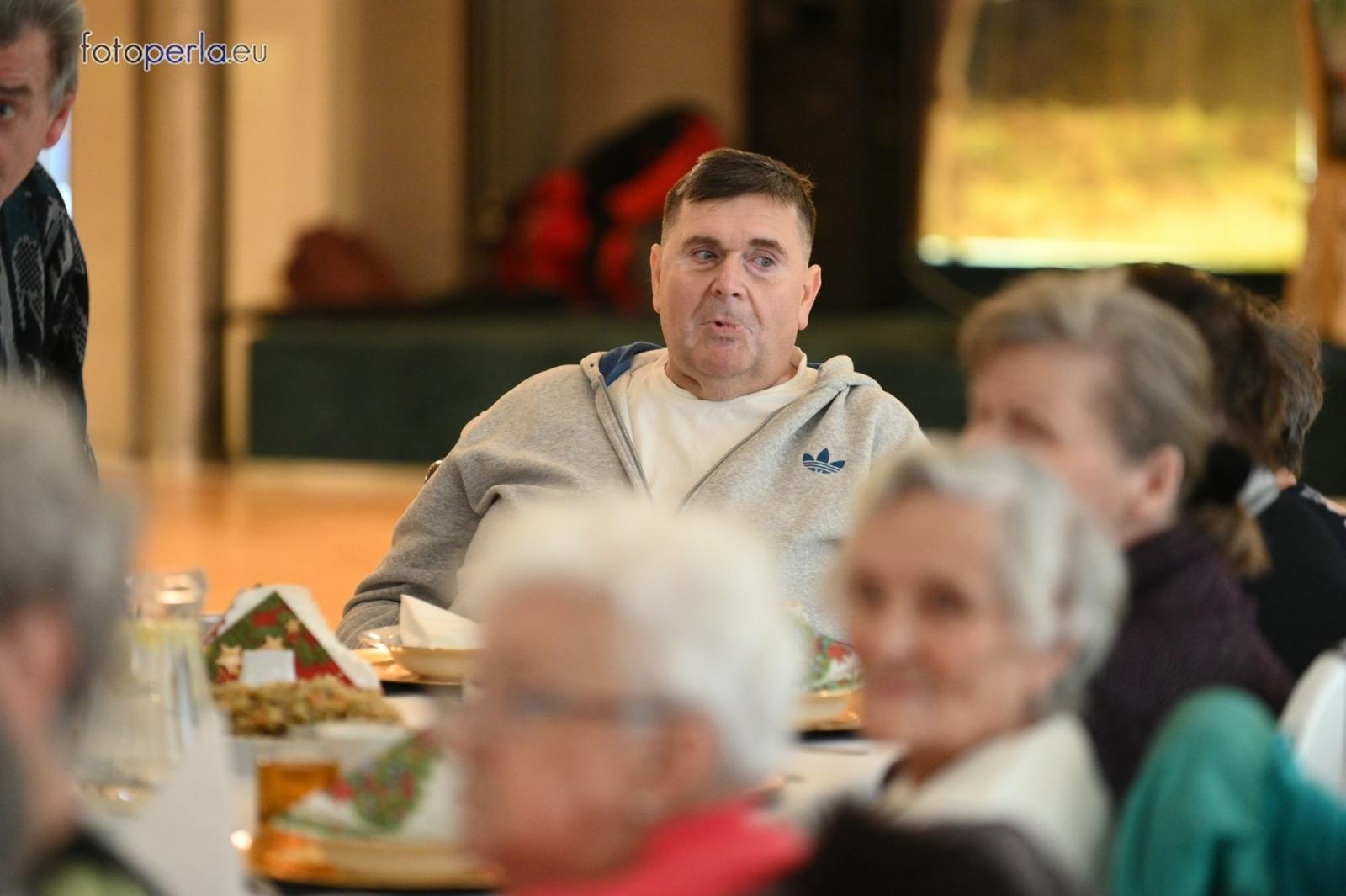 Zdjęcie w galerii na portalu naszraciborz.pl: Wigilia w Perle. Jan Basista od lat dba o samotnych z gminy Krzanowice wiadomości z regionu