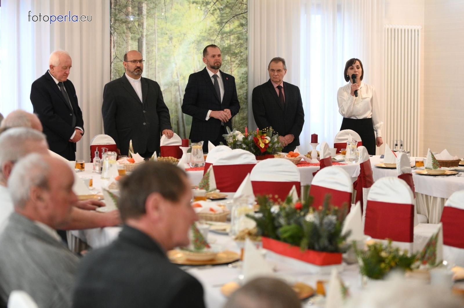 Zdjęcie w galerii na portalu naszraciborz.pl: Wigilia w Perle. Jan Basista od lat dba o samotnych z gminy Krzanowice wiadomości z regionu