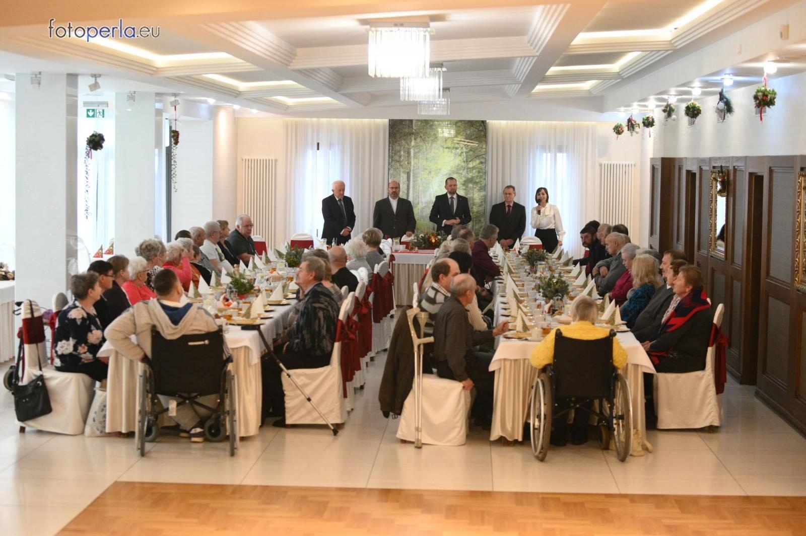 Zdjęcie w galerii na portalu naszraciborz.pl: Wigilia w Perle. Jan Basista od lat dba o samotnych z gminy Krzanowice wiadomości z regionu