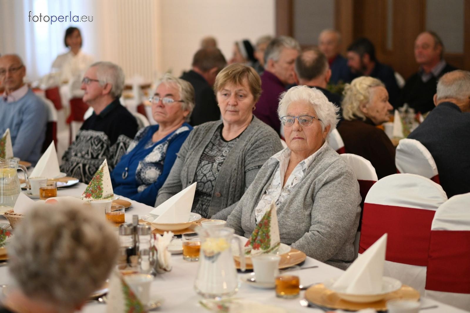 Zdjęcie w galerii na portalu naszraciborz.pl: Wigilia w Perle. Jan Basista od lat dba o samotnych z gminy Krzanowice wiadomości z regionu