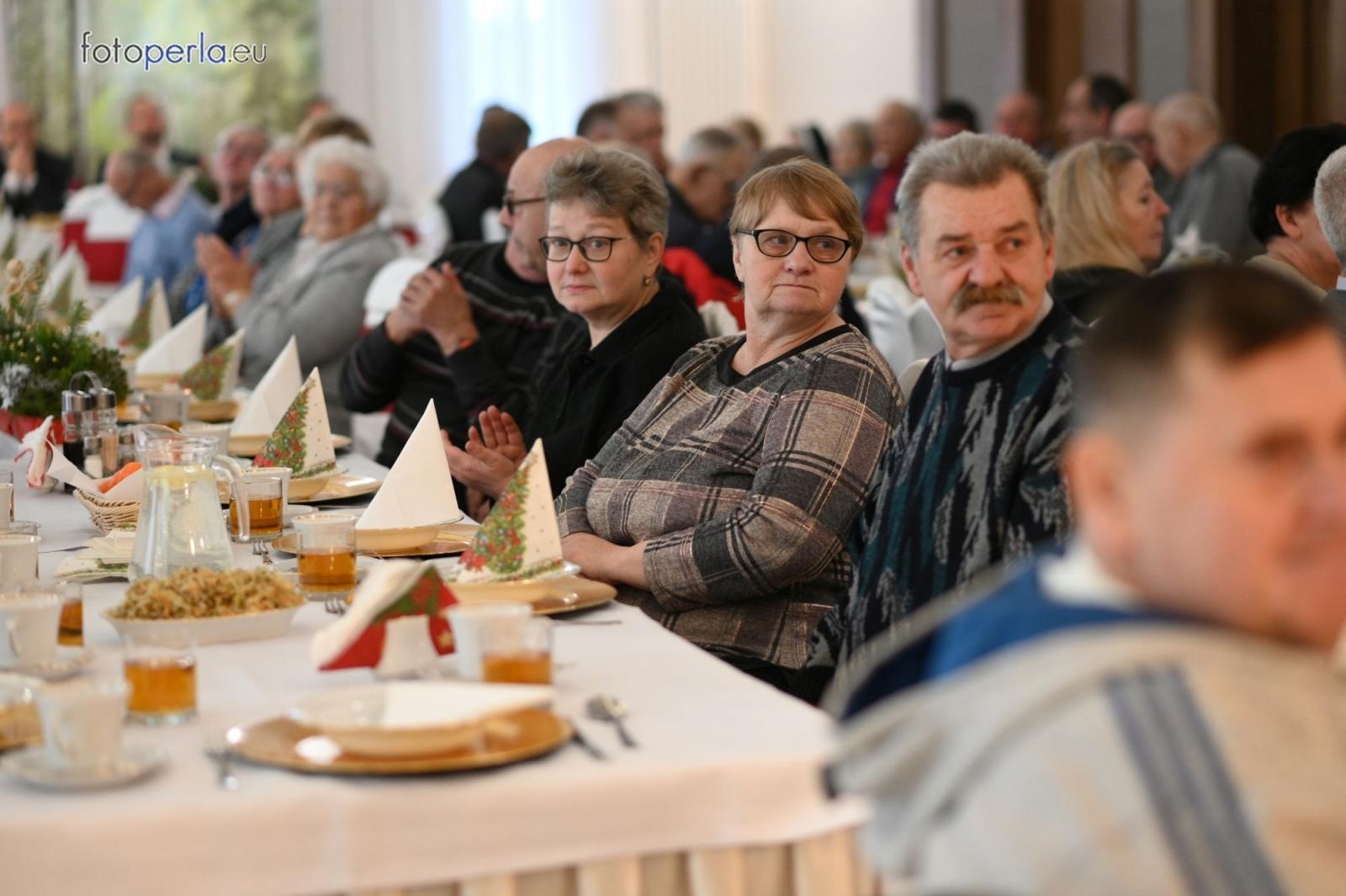 Zdjęcie w galerii na portalu naszraciborz.pl: Wigilia w Perle. Jan Basista od lat dba o samotnych z gminy Krzanowice wiadomości z regionu