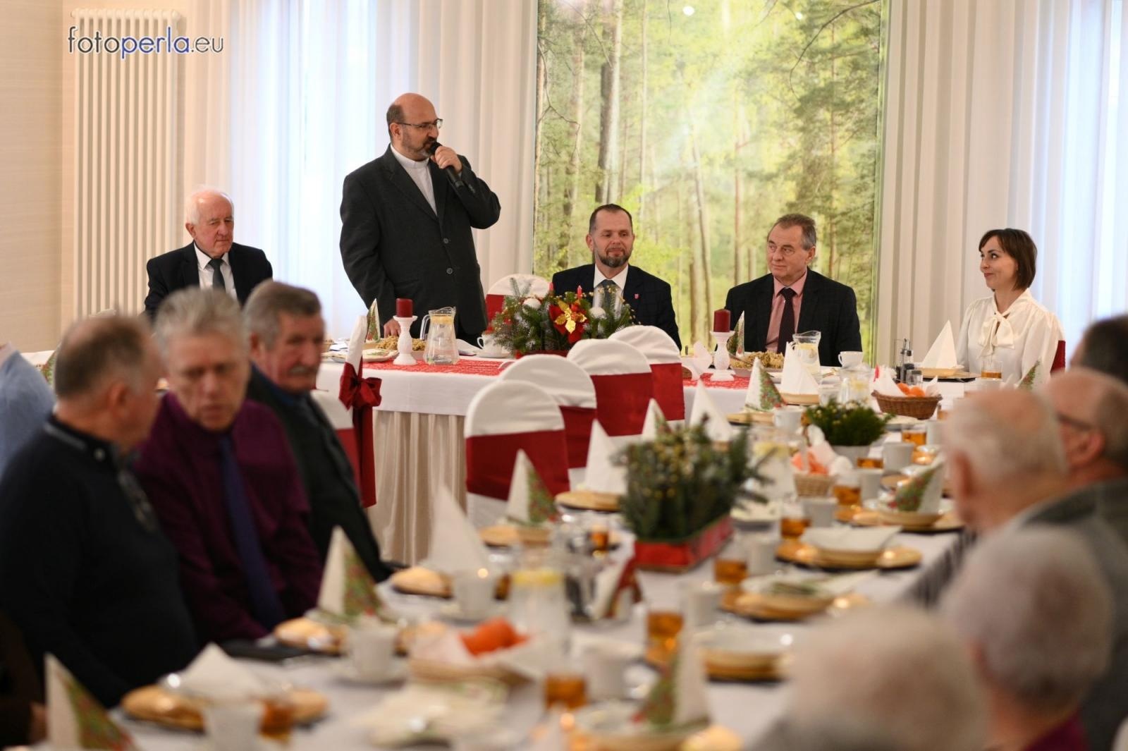 Zdjęcie w galerii na portalu naszraciborz.pl: Wigilia w Perle. Jan Basista od lat dba o samotnych z gminy Krzanowice wiadomości z regionu