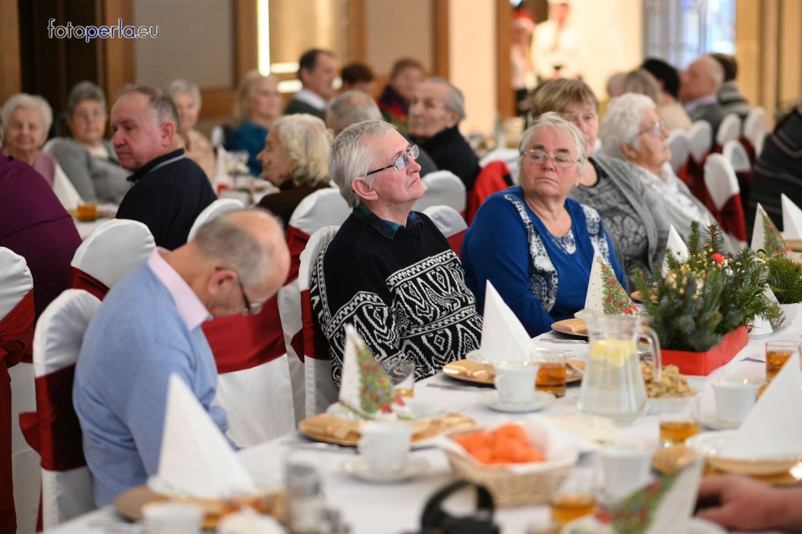 Zdjęcie w galerii na portalu naszraciborz.pl: Wigilia w Perle. Jan Basista od lat dba o samotnych z gminy Krzanowice wiadomości z regionu