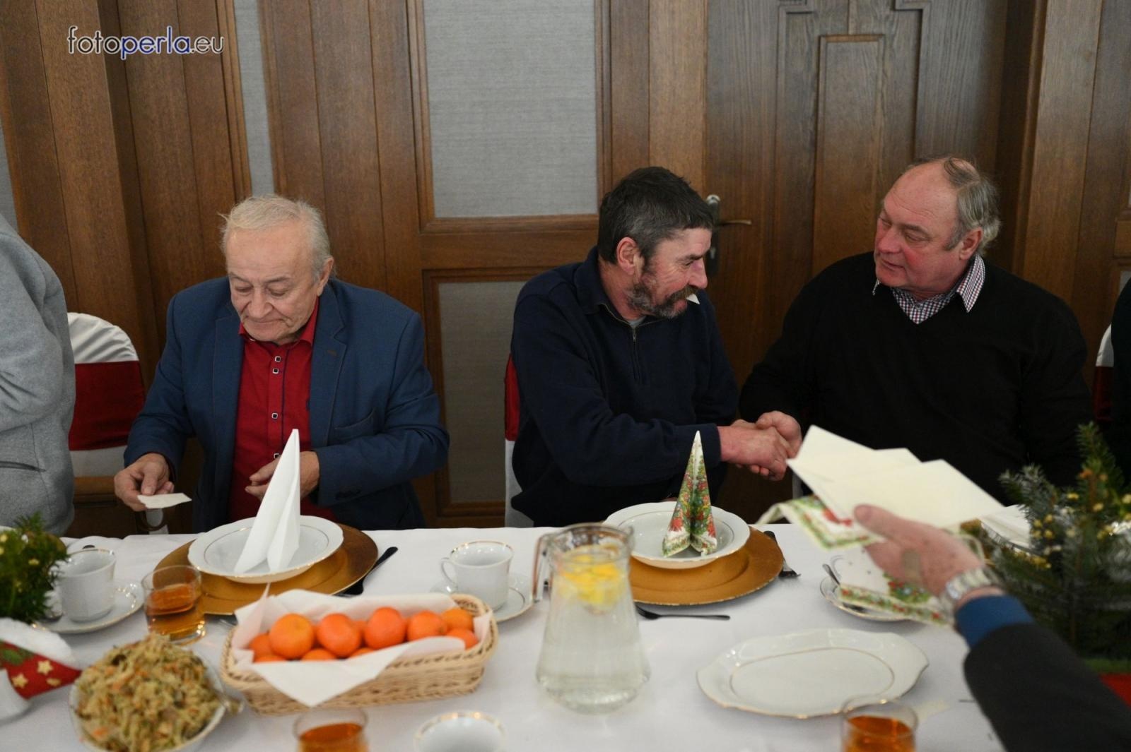 Zdjęcie w galerii na portalu naszraciborz.pl: Wigilia w Perle. Jan Basista od lat dba o samotnych z gminy Krzanowice wiadomości z regionu