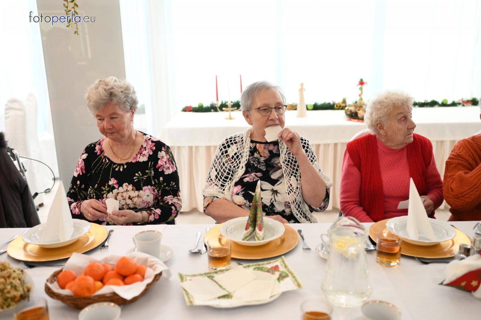 Zdjęcie w galerii na portalu naszraciborz.pl: Wigilia w Perle. Jan Basista od lat dba o samotnych z gminy Krzanowice wiadomości z regionu