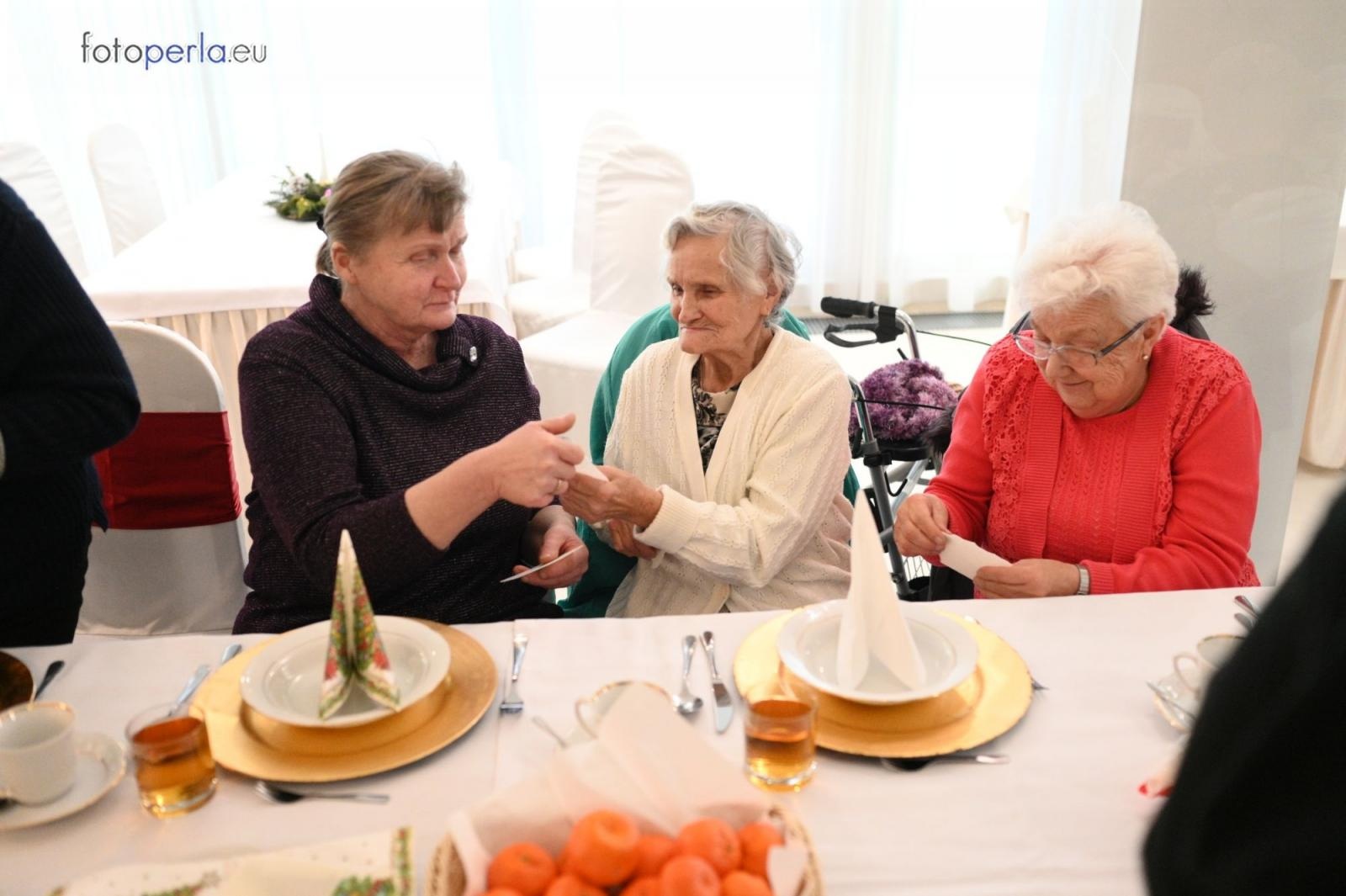Zdjęcie w galerii na portalu naszraciborz.pl: Wigilia w Perle. Jan Basista od lat dba o samotnych z gminy Krzanowice wiadomości z regionu