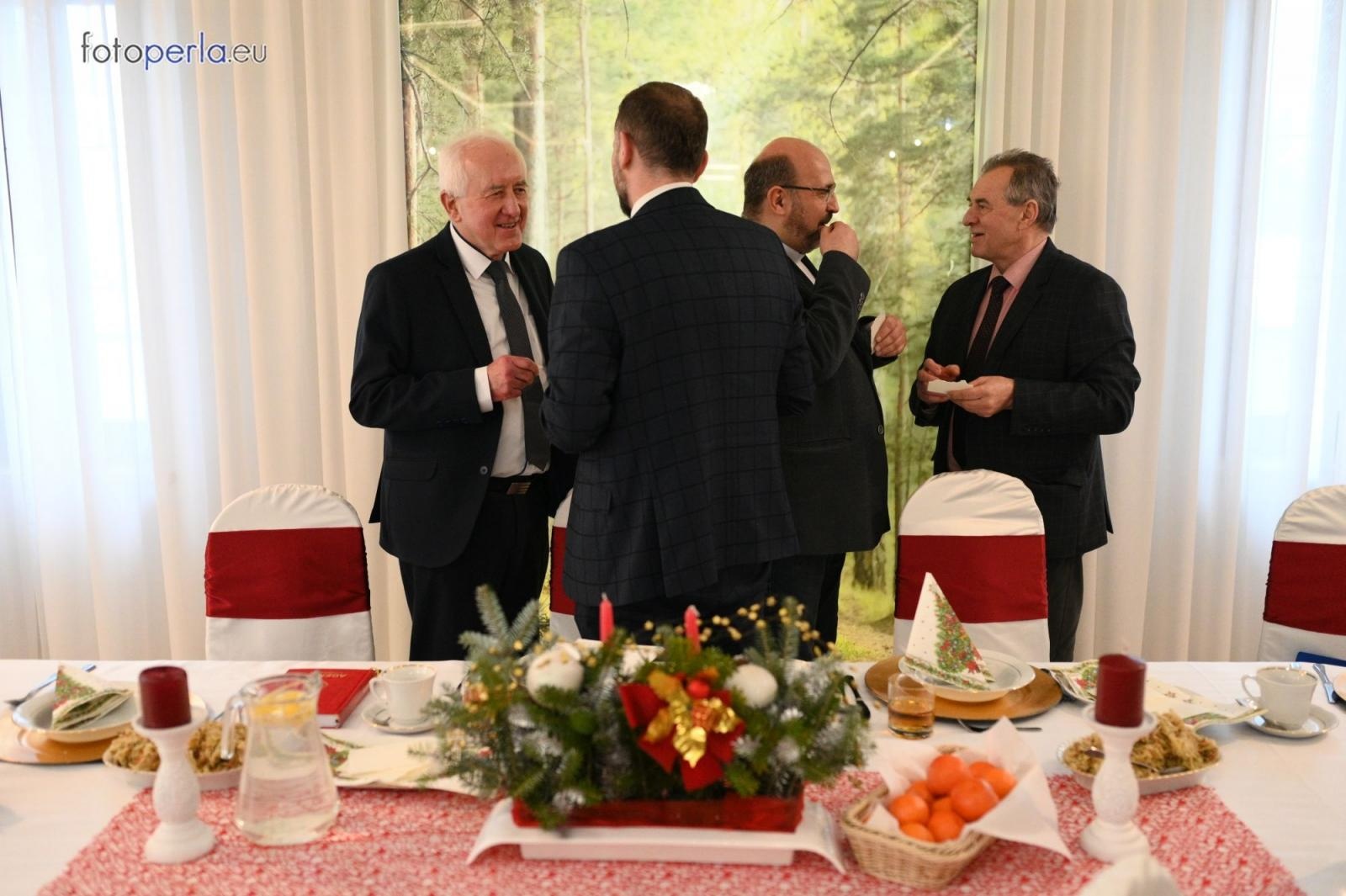 Zdjęcie w galerii na portalu naszraciborz.pl: Wigilia w Perle. Jan Basista od lat dba o samotnych z gminy Krzanowice wiadomości z regionu