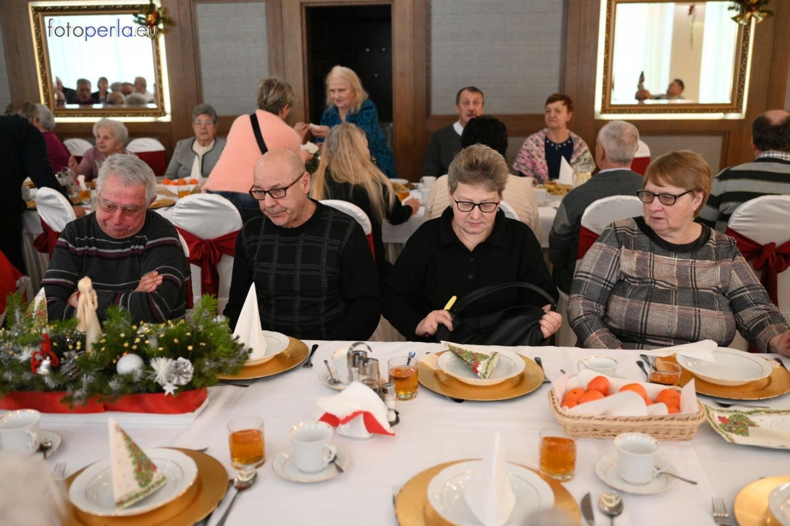 Zdjęcie w galerii na portalu naszraciborz.pl: Wigilia w Perle. Jan Basista od lat dba o samotnych z gminy Krzanowice wiadomości z regionu