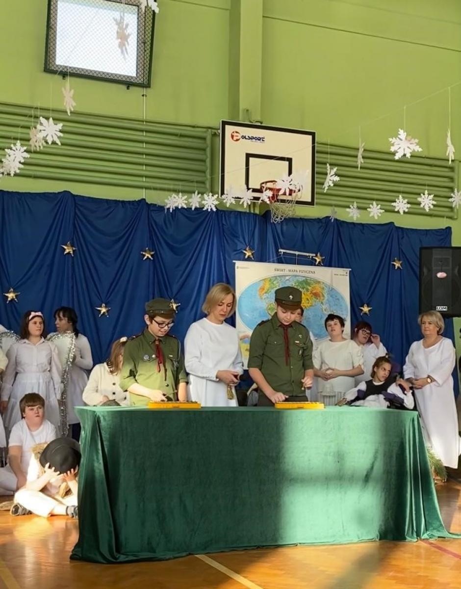 Zdjęcie w galerii na portalu naszraciborz.pl: Niepowtarzalne jasełka w Zespole Szkół Specjalnych [FOTO i WIDEO] wiadomości z regionu